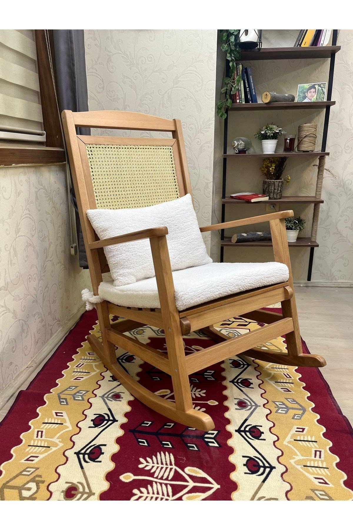 Veranda Naturel Teddy Krem Minderli Hasırlı Sallanan Sandalye Hazeranlı Dinlenme Koltuğu
