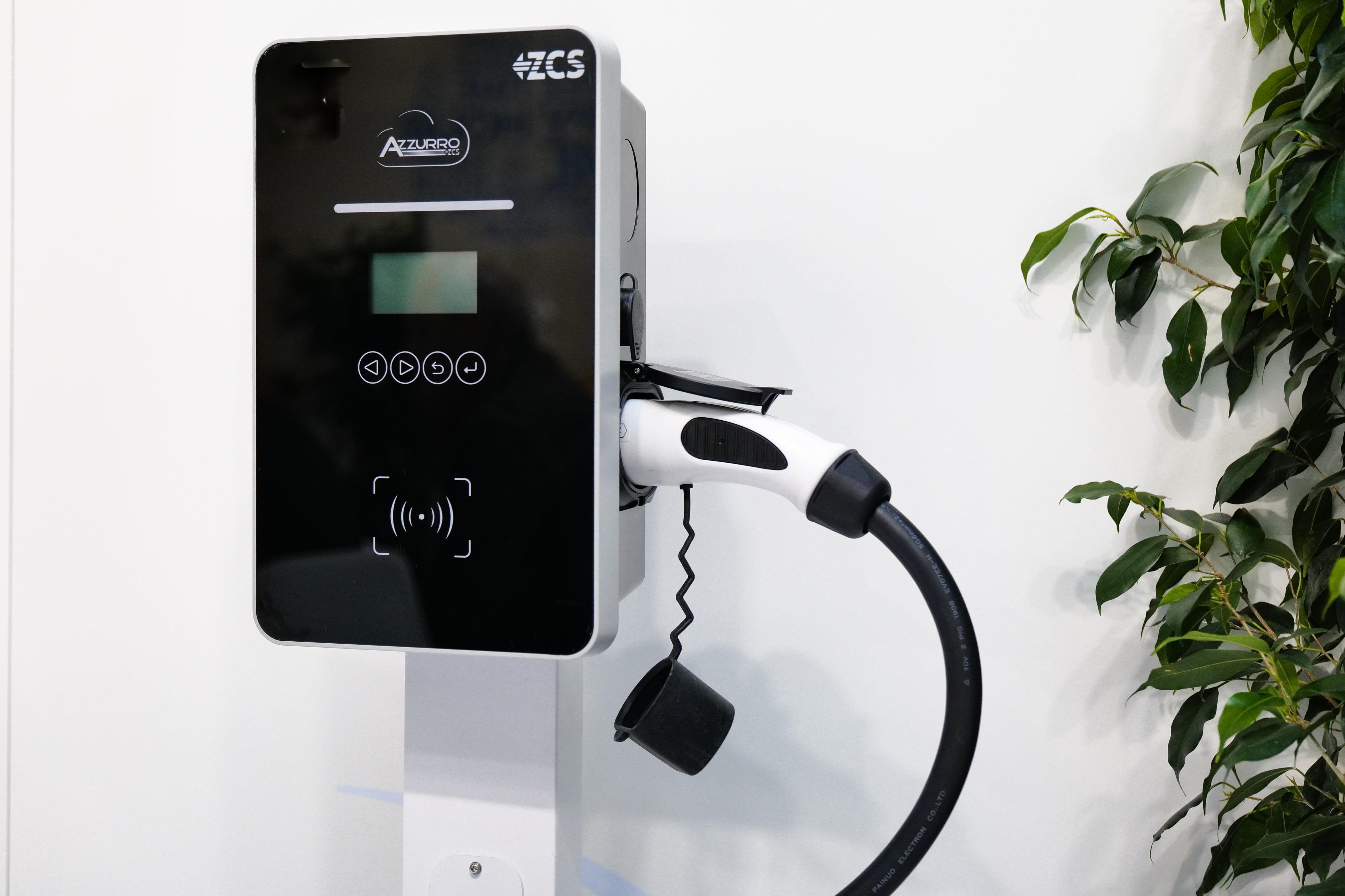 AZZURRO EV CHARGE 3-PH 22KW