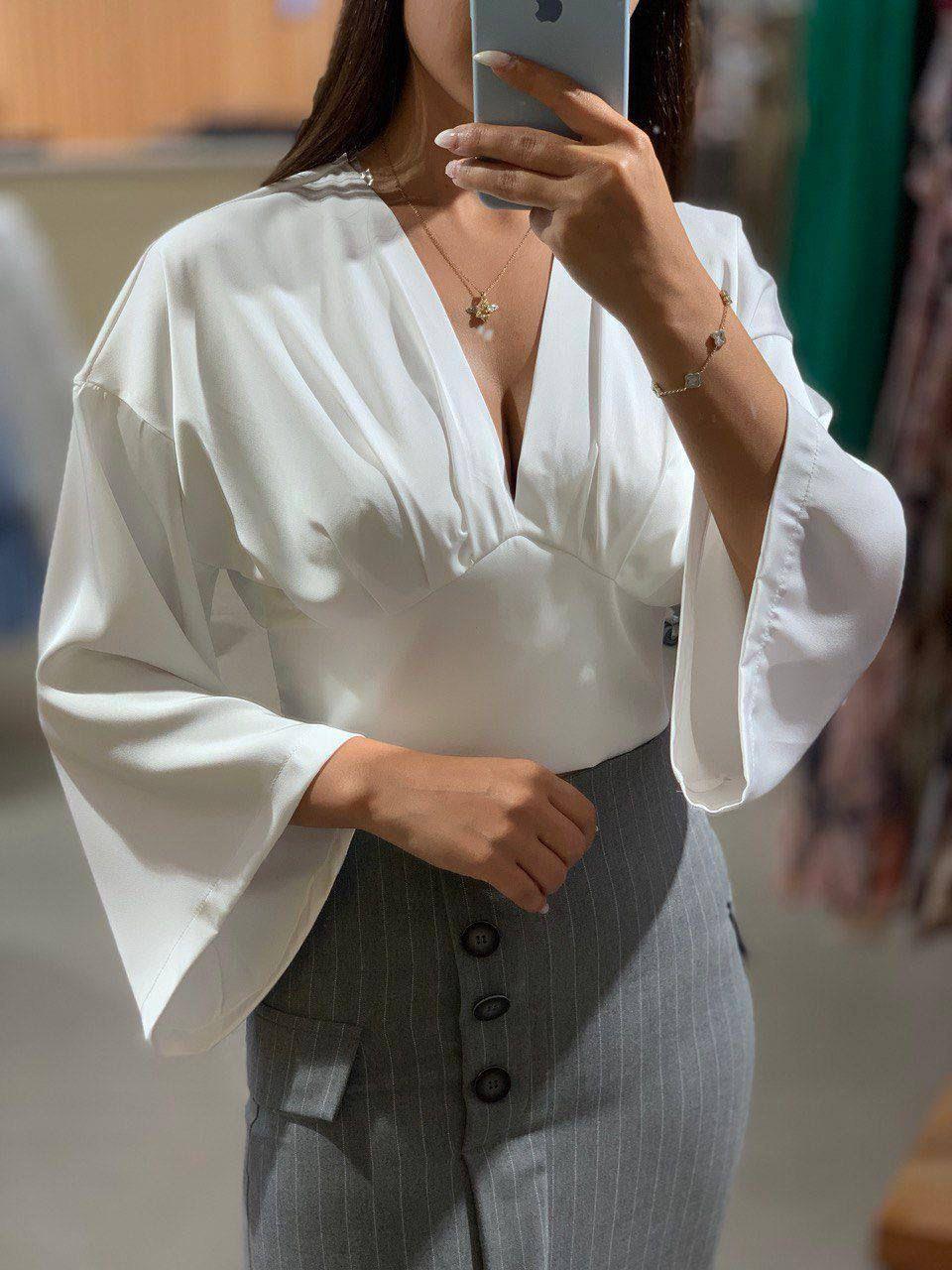 Beyaz polyester saten görünümlü bluz