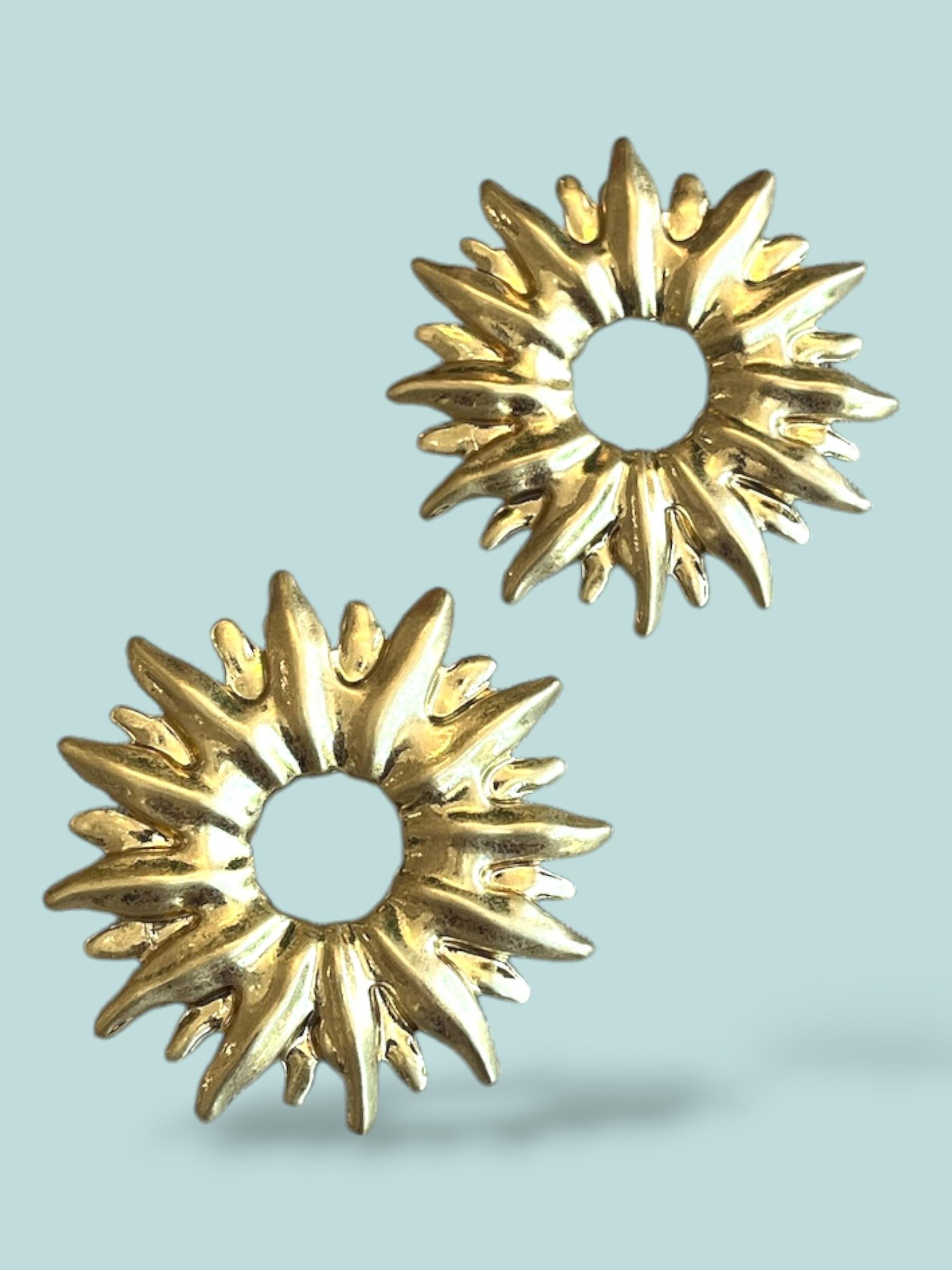 Retro Güneş Tasarım Gold Küpe