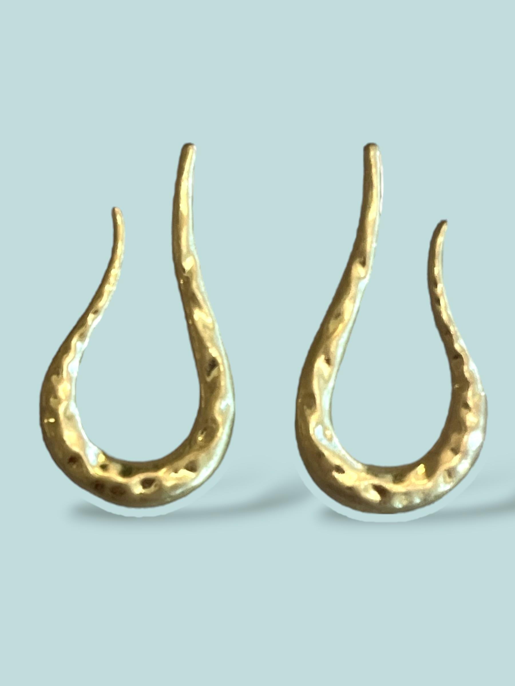 Vintage Lale Tasarım Gold Küpe