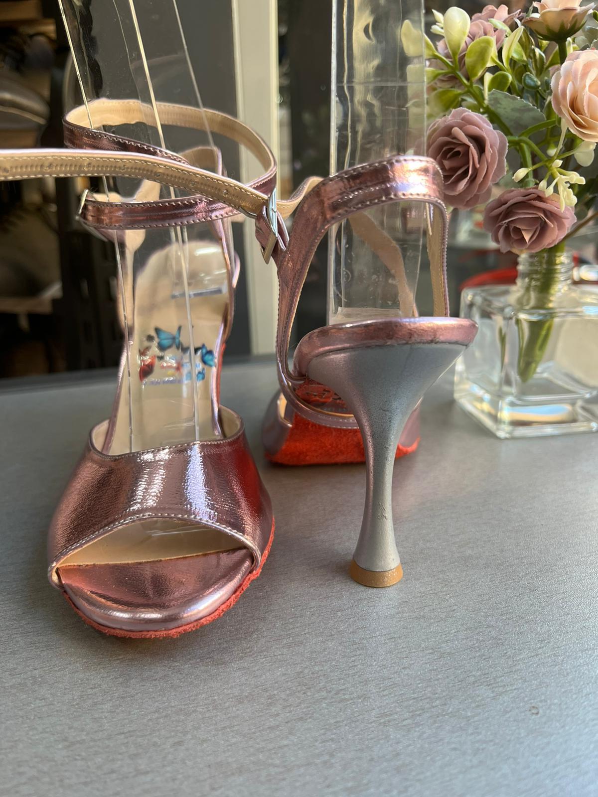 PARLAK LİLA KELEBEK MODEL 8,5 CM BOT KADEH MODEL TOPUK TANGO, DANS VE SALON AYAKKABISI