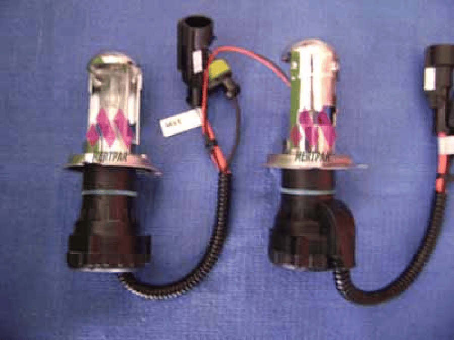AMPUL >(2AD) XENON H4 8000K 12V