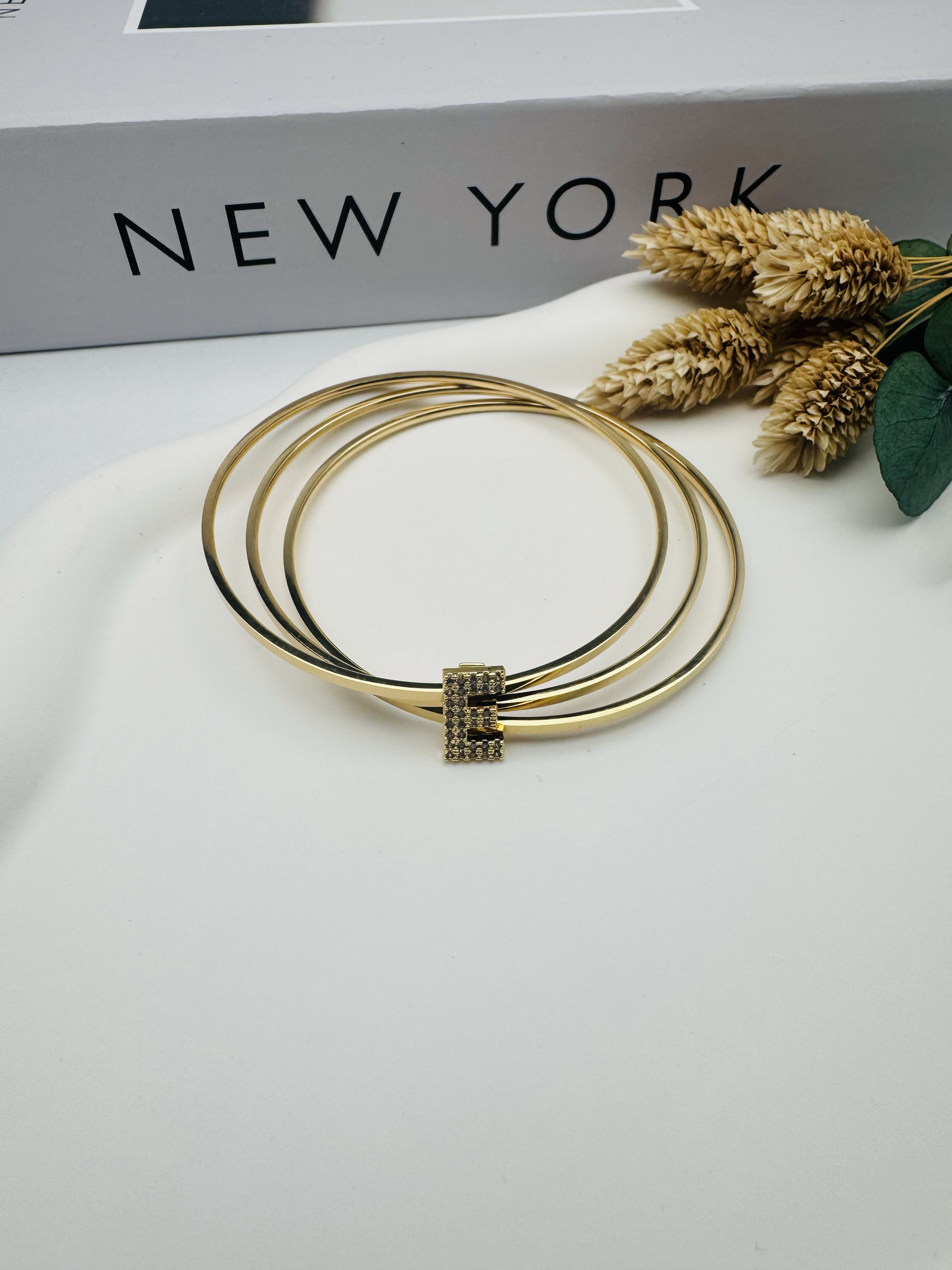 Charmlı Ajda Bilezik E Harfi (Gold) 60mm  22060-01