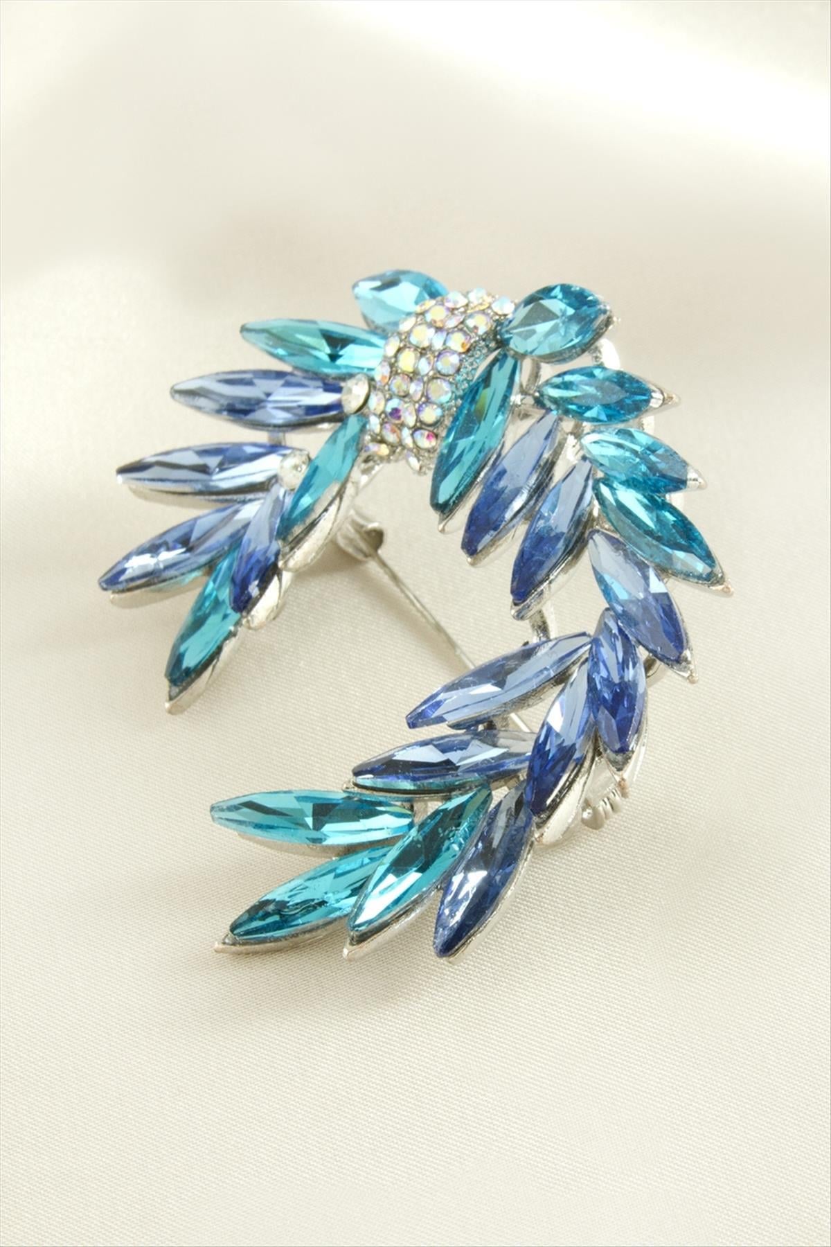 Oval Kristal Taşlı Broş
