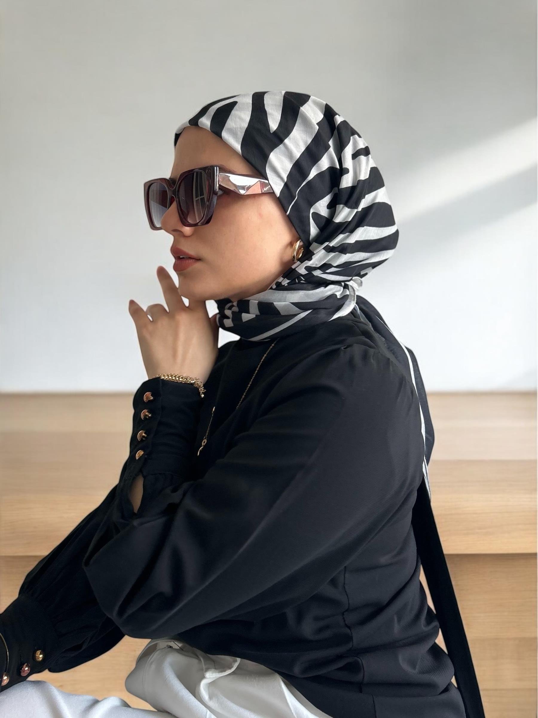 Digital Baskılı Pamuklu Eşarp Zebra Desen Siyah-Beyaz