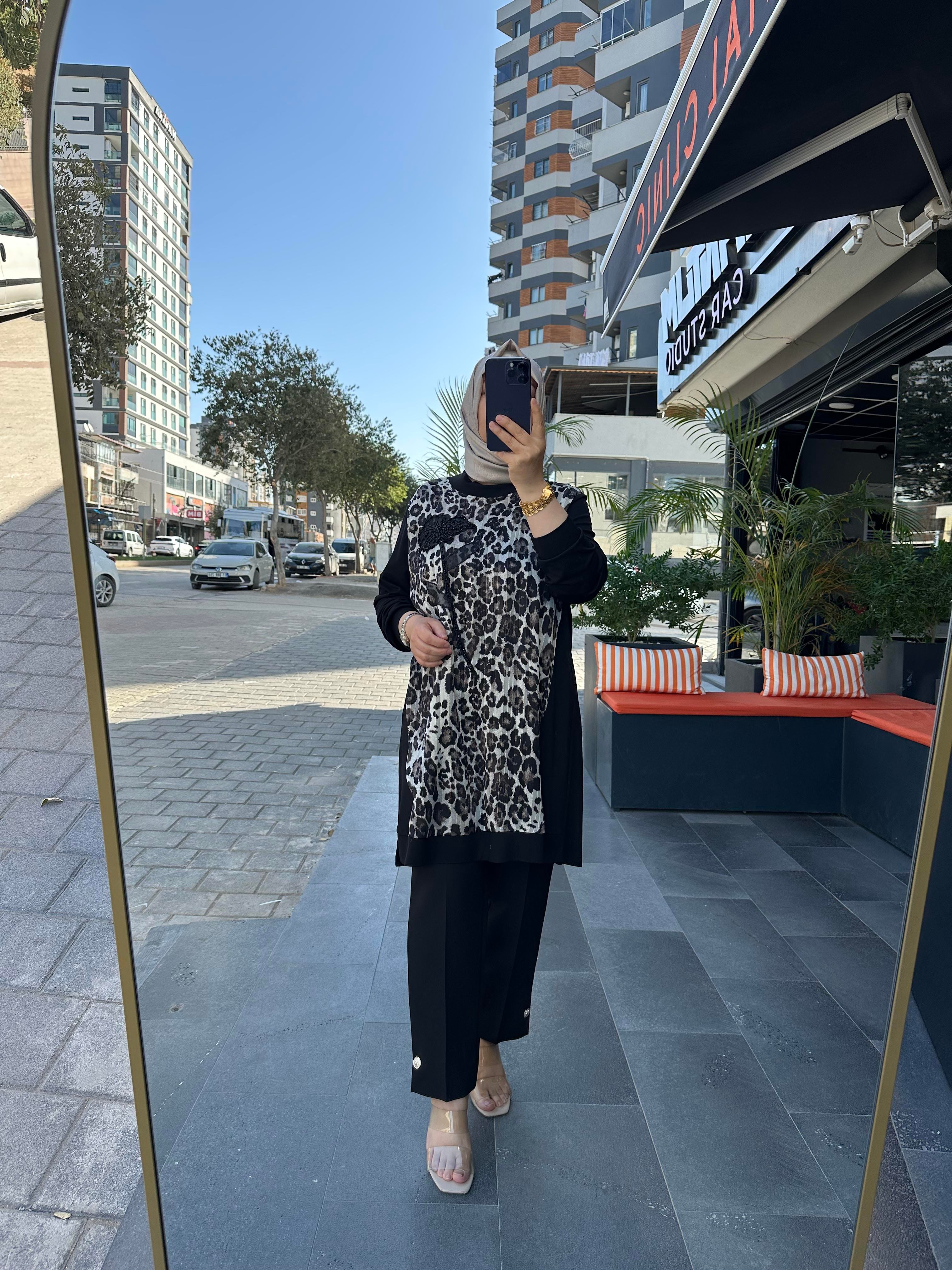 Fuat Gürşen Leoparlı İşlemeli Tunik
