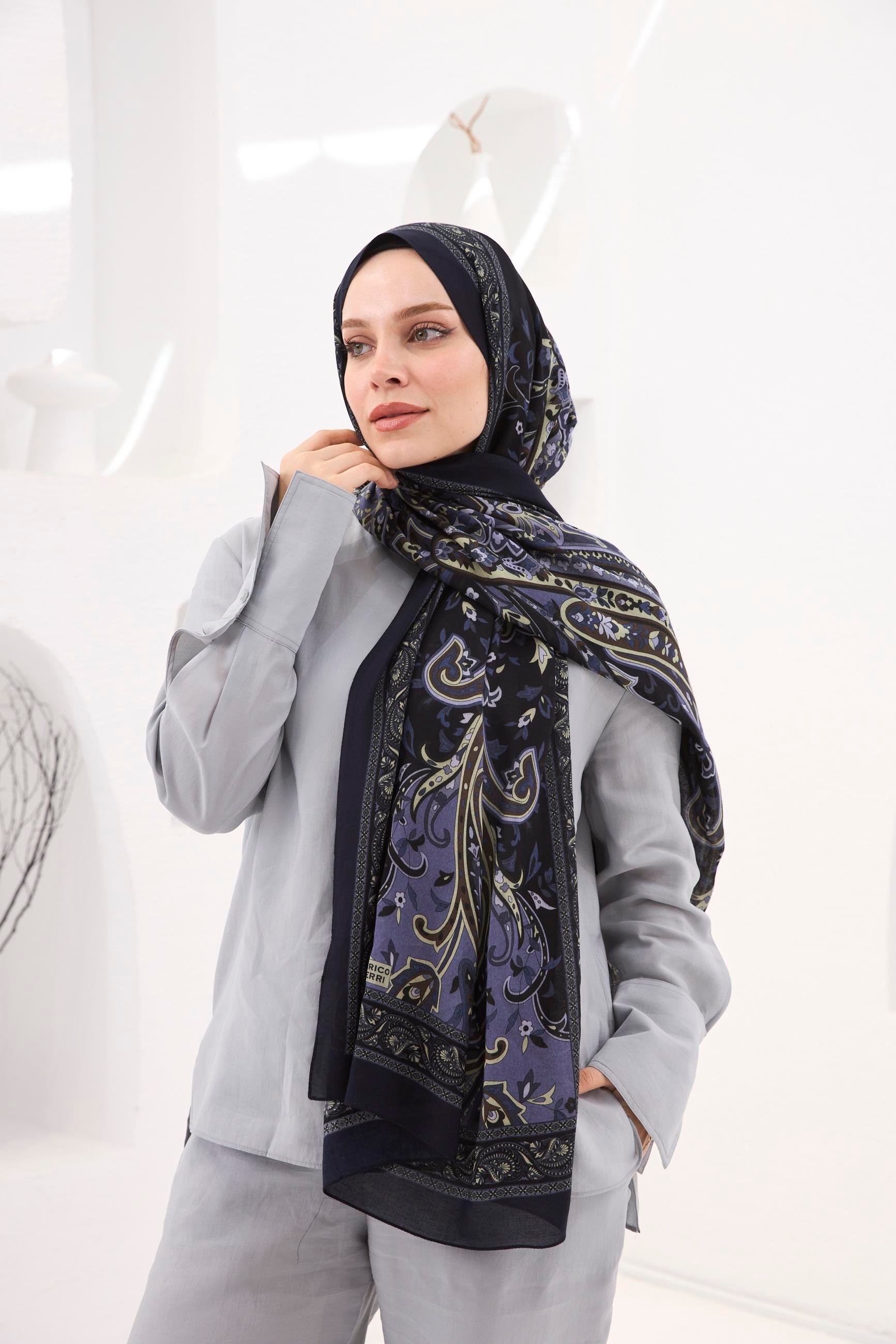 Enricoferri Petra Desen Şal Petra02-03