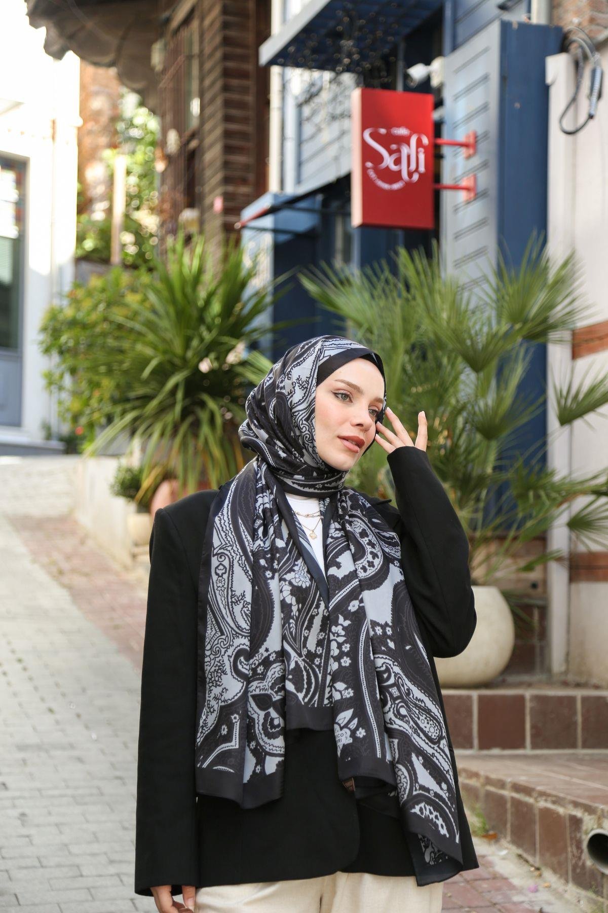 Enricoferri Valeria Desen Şal
