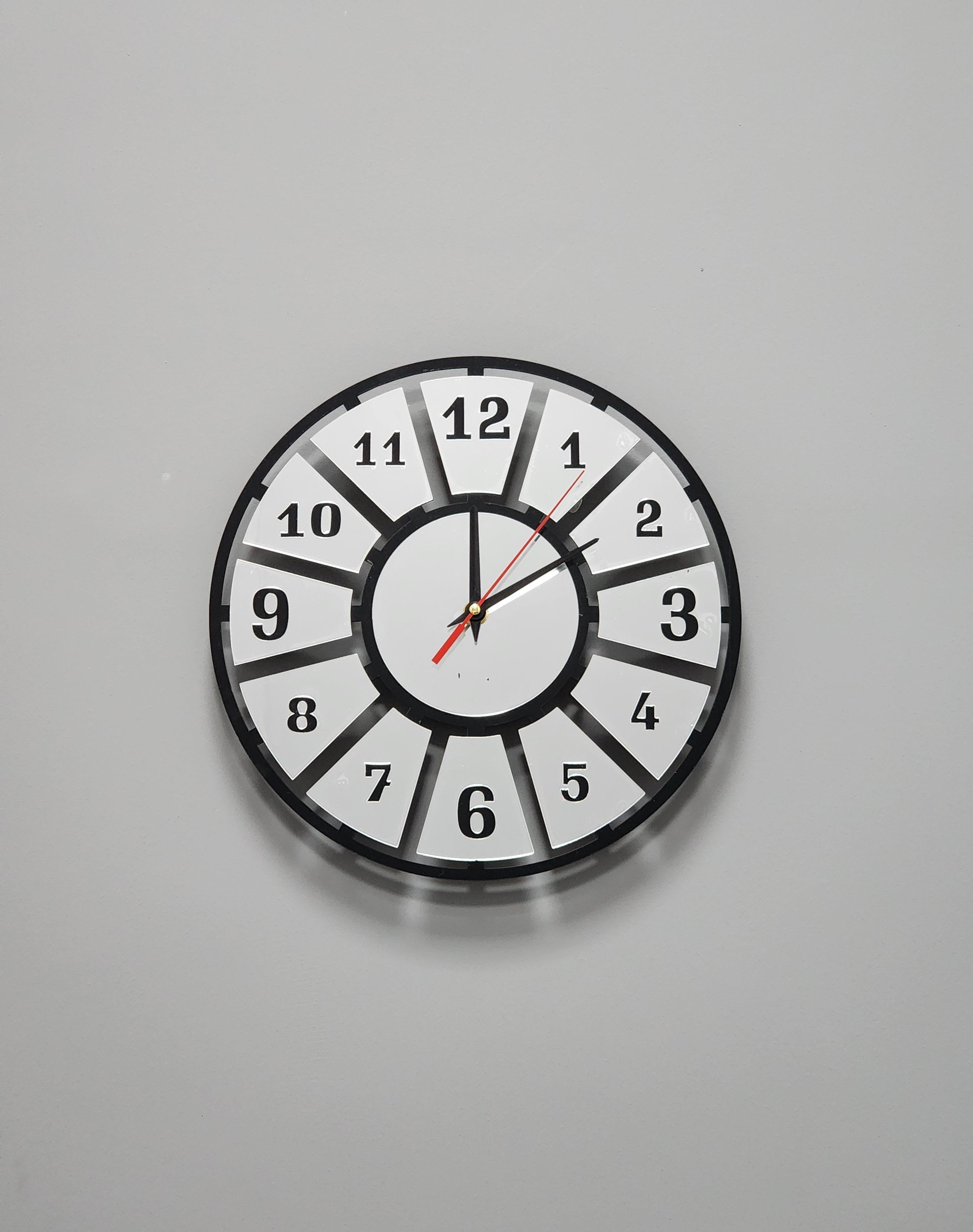 Minimal Style Siyah-Gümüş Pleksi Dekoratif Duvar Saati - Sessiz Mekanizma