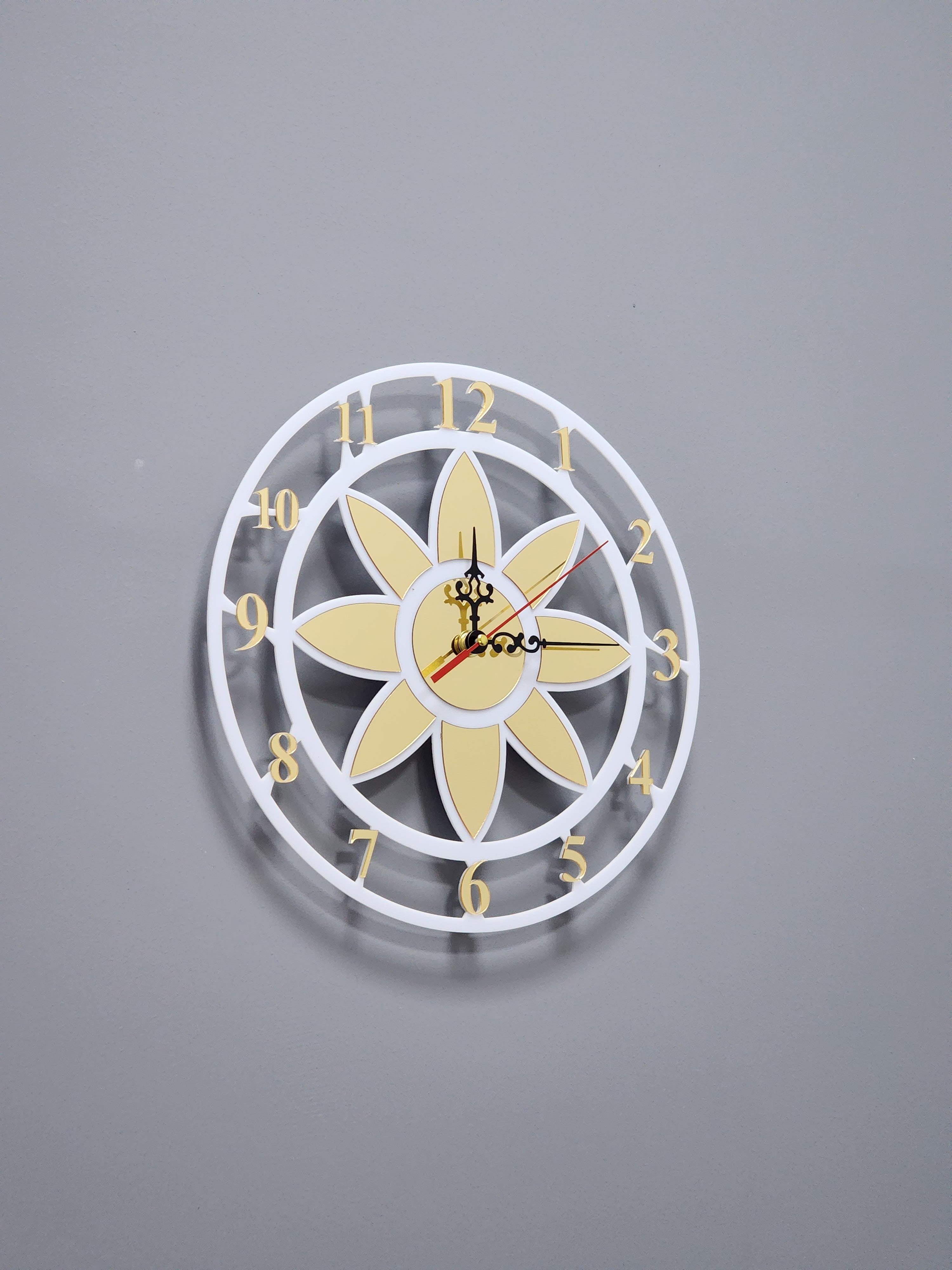 Modern Lotus Desenli Beyaz-Gold Ayna Pleksi Dekoratif Duvar Saati - Sessiz Mekanizma