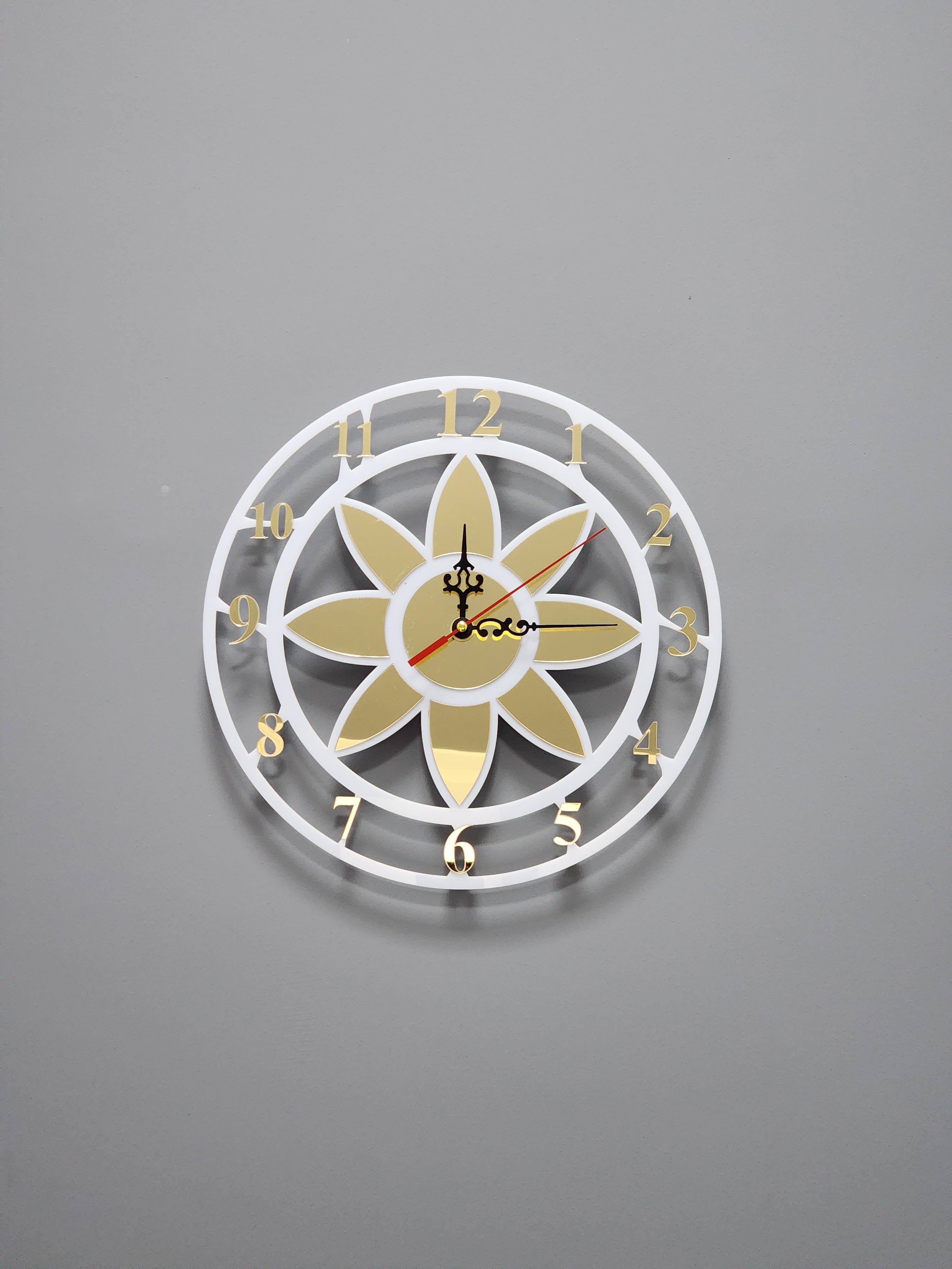 Modern Lotus Desenli Beyaz-Gold Ayna Pleksi Dekoratif Duvar Saati - Sessiz Mekanizma