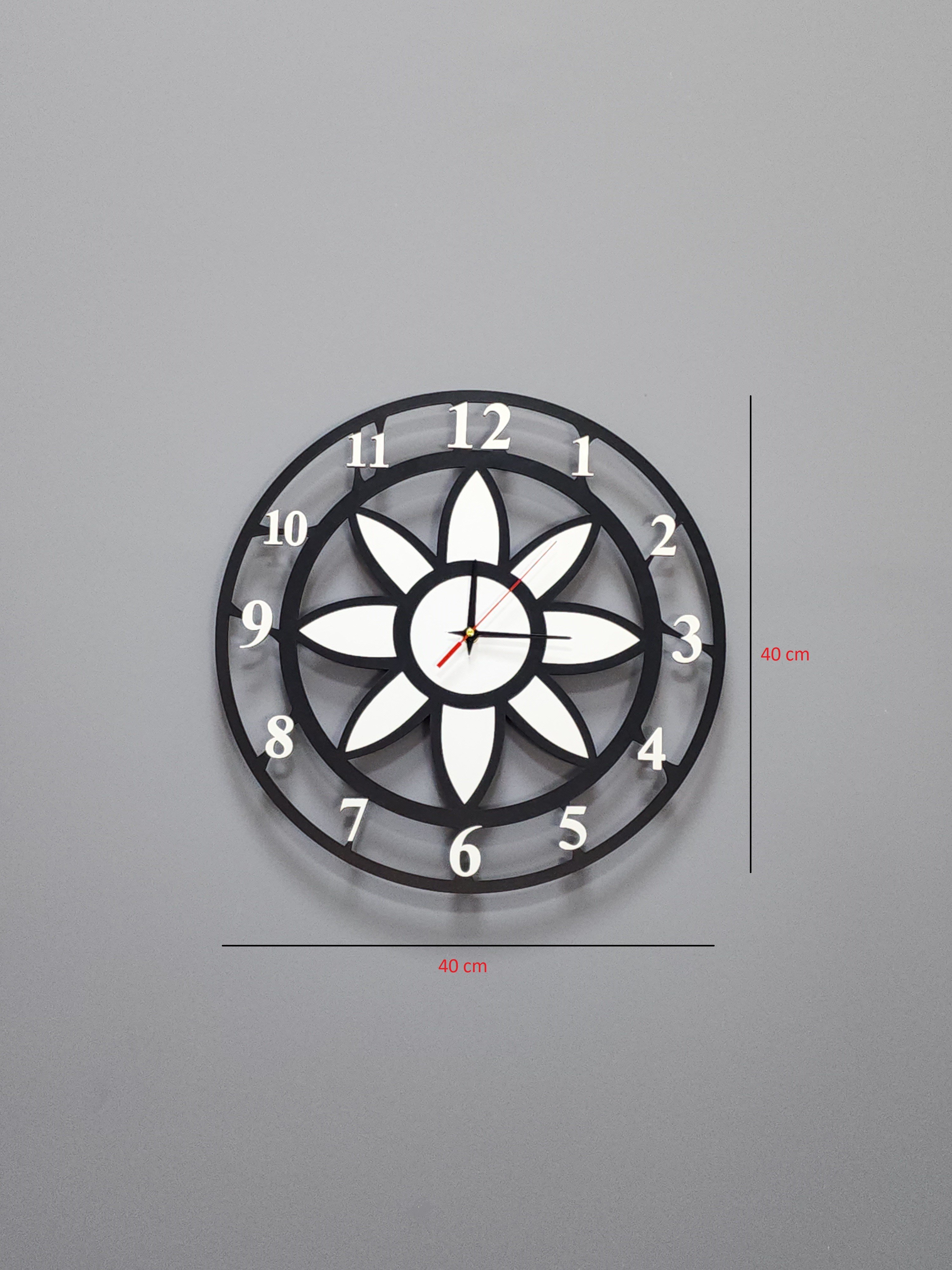 Modern Lotus Desenli Siyah-Beyaz Dekoratif Duvar Saati - Sessiz Mekanizma