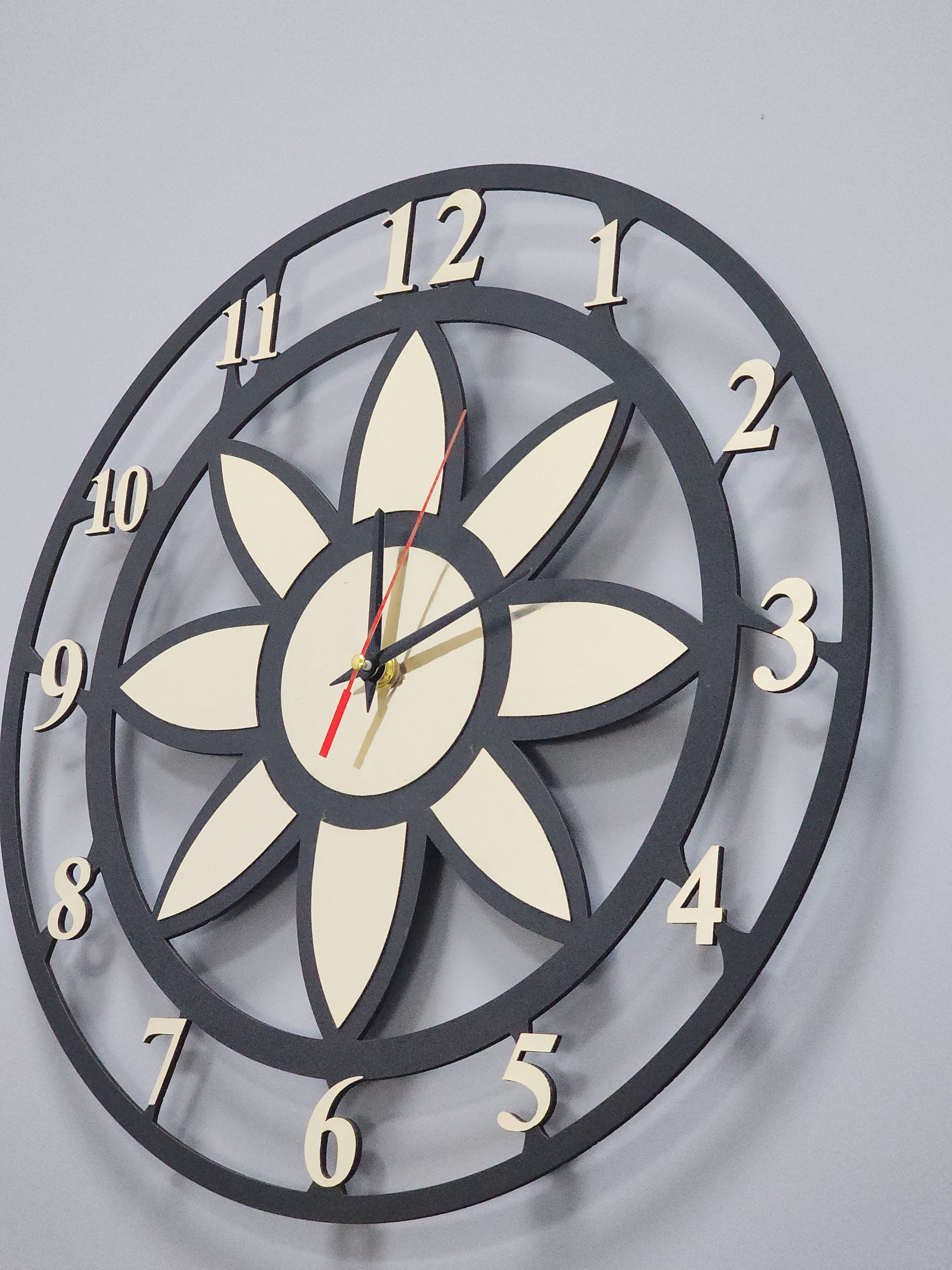 Modern Lotus Desenli Siyah-Gold Dekoratif Duvar Saati - Sessiz Mekanizma