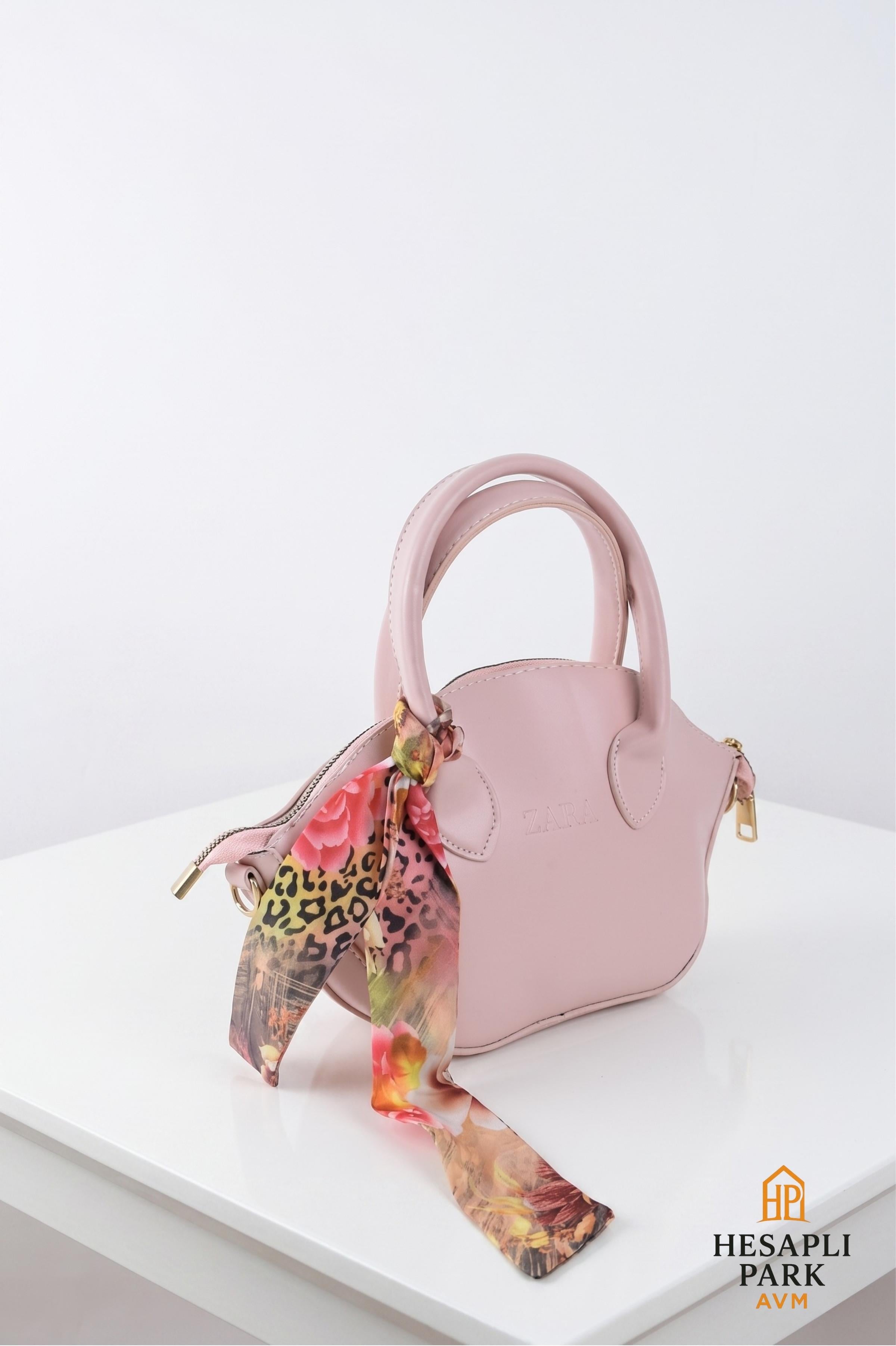 PEMBE EL ÇANTASI