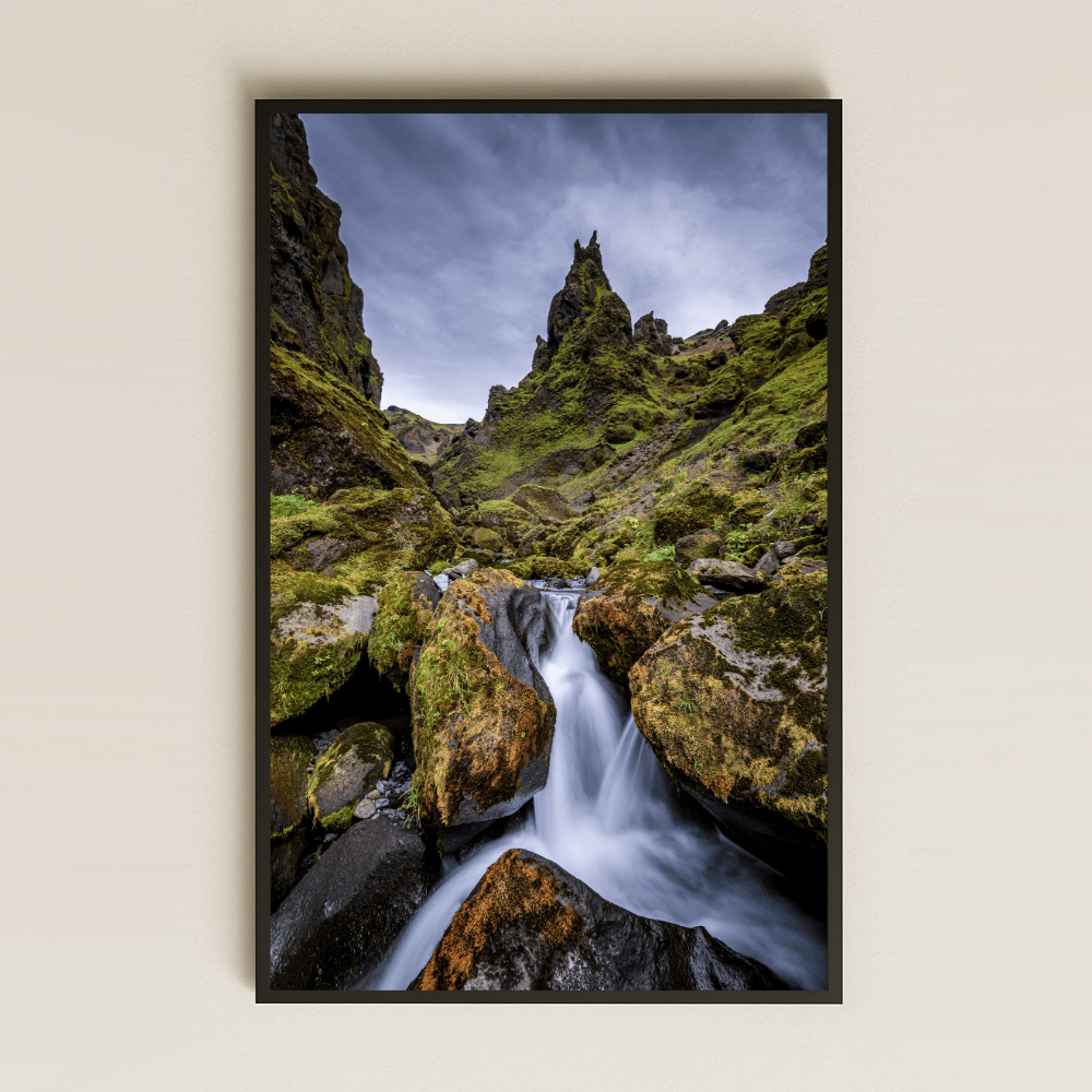Dağ Şelalesi ve Kaya Formasyonu UV Baskılı Tablo