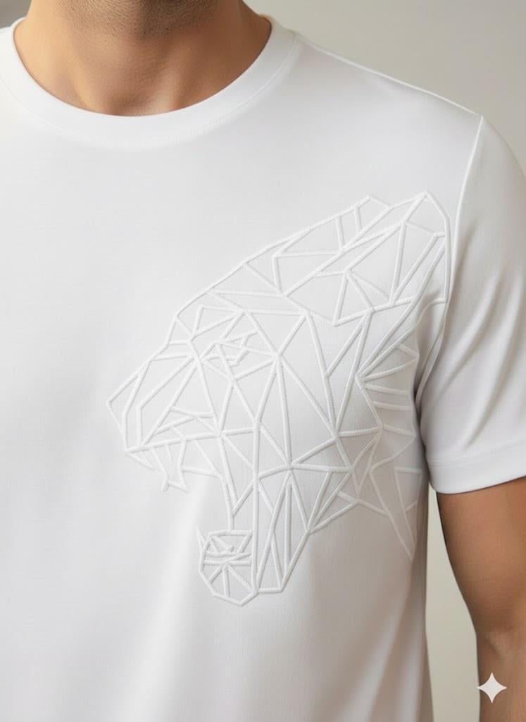 Erkek Beyaz Gofre Baskılı Geometrik Kaplan Tişört | Tam Kalıp Bisiklet Yaka T-Shirt