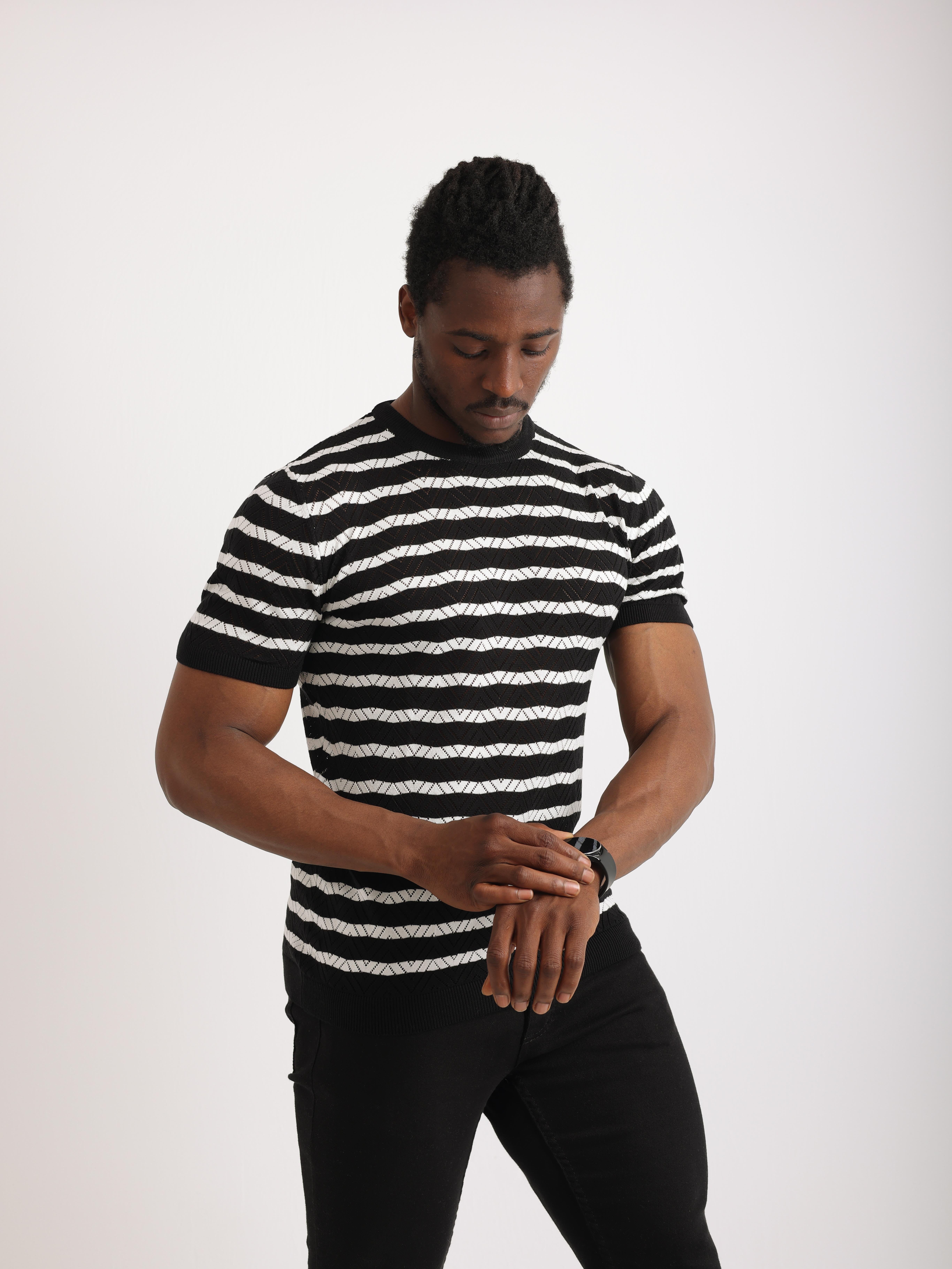 Erkek Siyah Desenli Triko Tişört – Kısa Kollu, Slim Fit