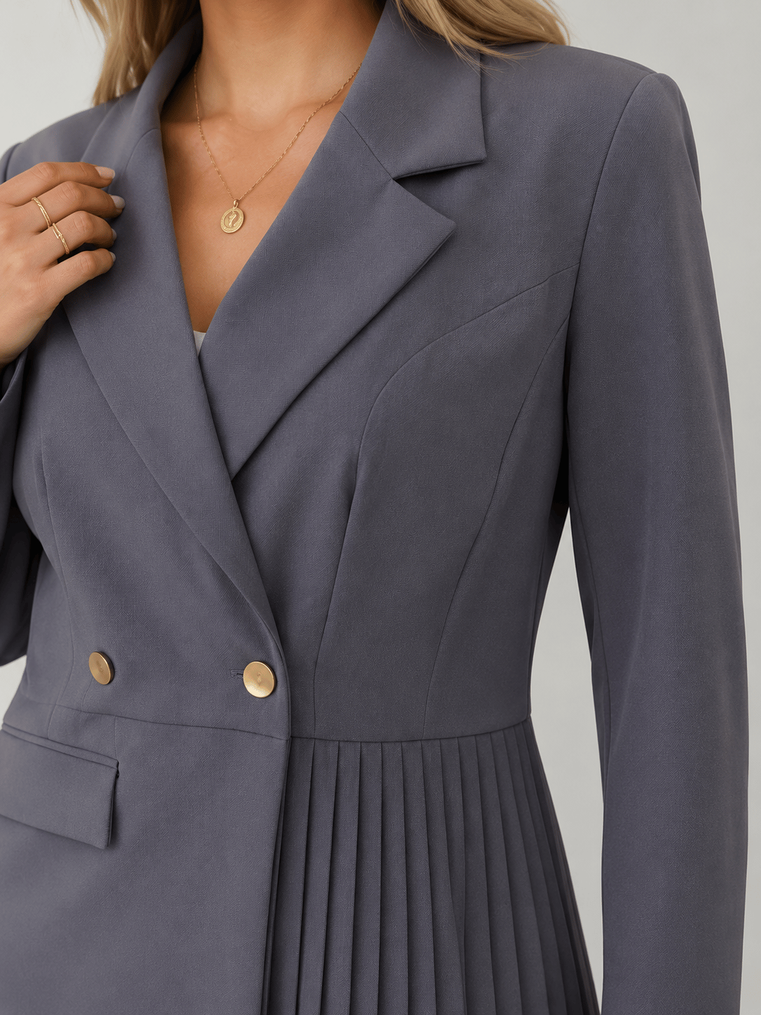Füme Kadın Plise Detaylı Blazer Ceket Pantolon Takım – Şık Ofis ve Davet Kombini