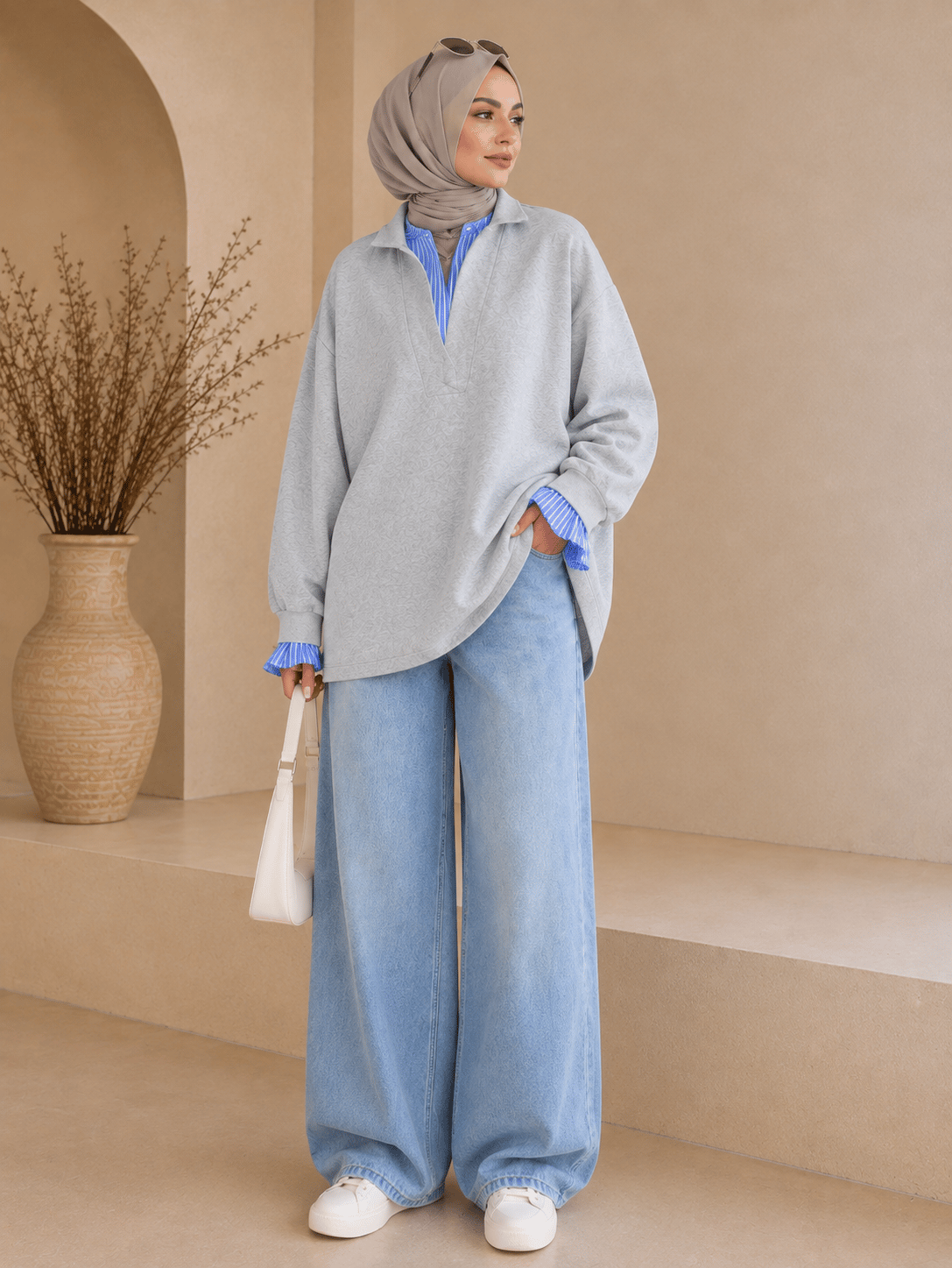 Gri Kadın Oversize Gömlek Yaka Sweatshirt – Çizgili Poplin Detaylı Rahat Kesim Uzun Kollu Sweat