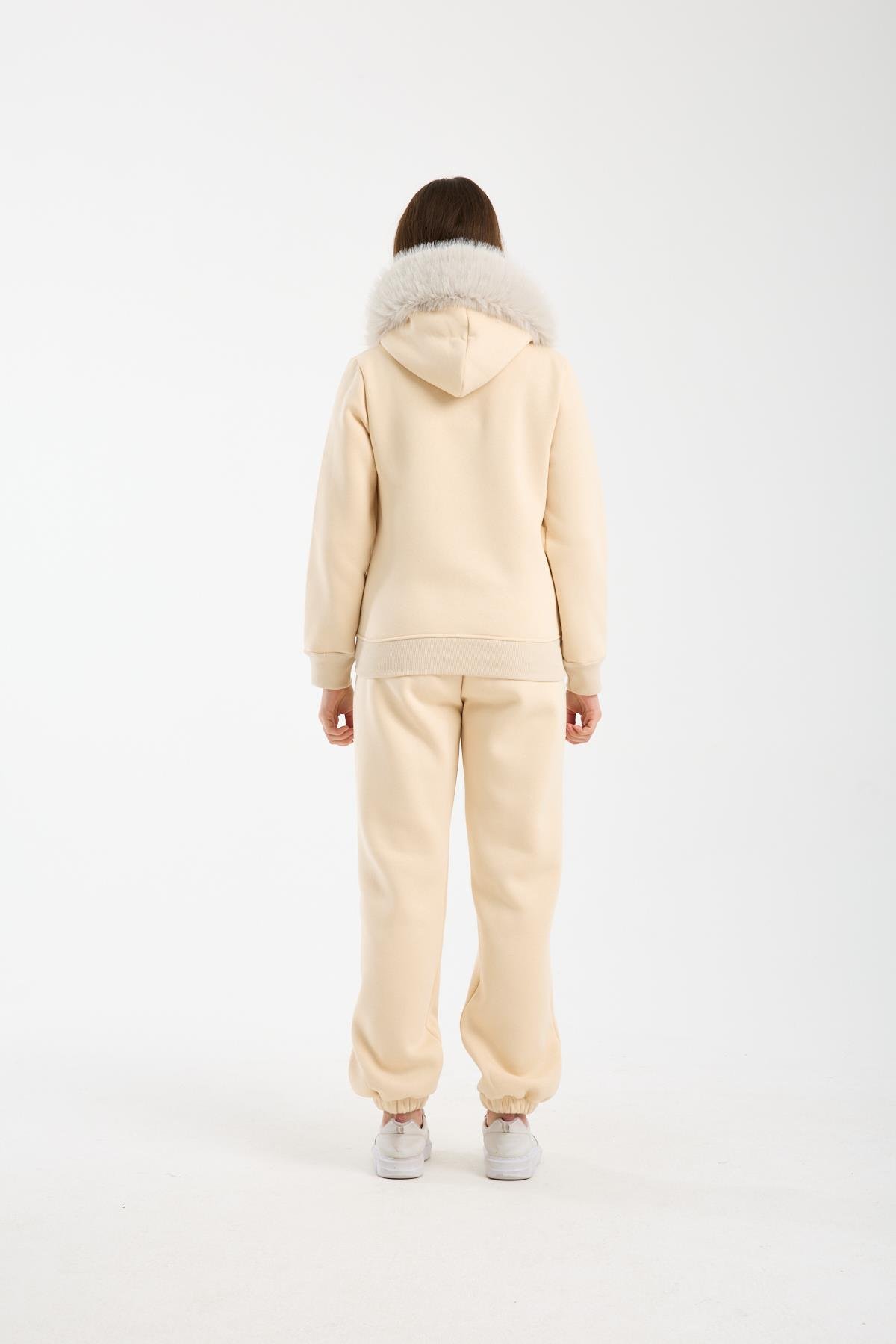 Kadın Bej Kapüşonu Kürklü (Çıkarılabilir) Fermuarlı Sweatshirt ve Eşofman Altı Takım