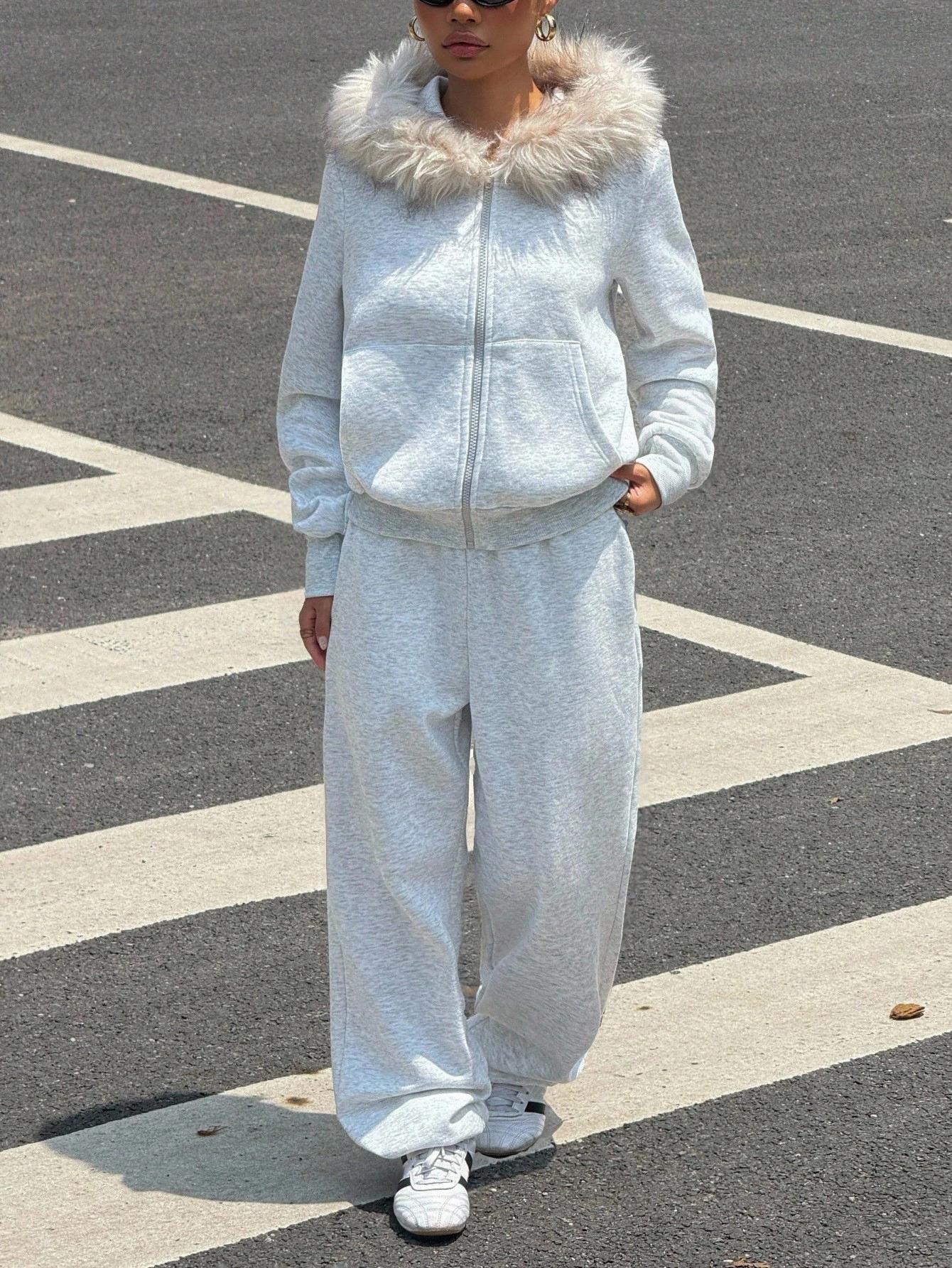 Kadın Gri Fermuarlı Kapüşonlu Sweatshirt Eşfoman Takımı – Kürklü Kapüşon, Cepli, Rahat Kalıp