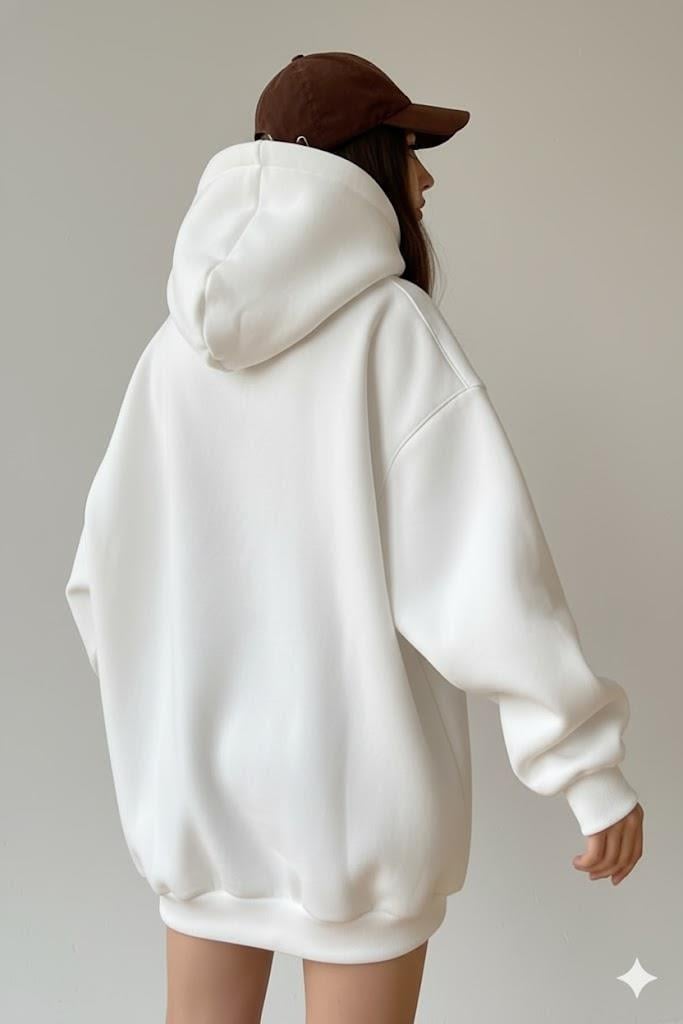 Kadın Oversize Beyaz Sweatshirt  3 İplik Şardonlu Kapüşonlu Cepli – Rahat Kalıp