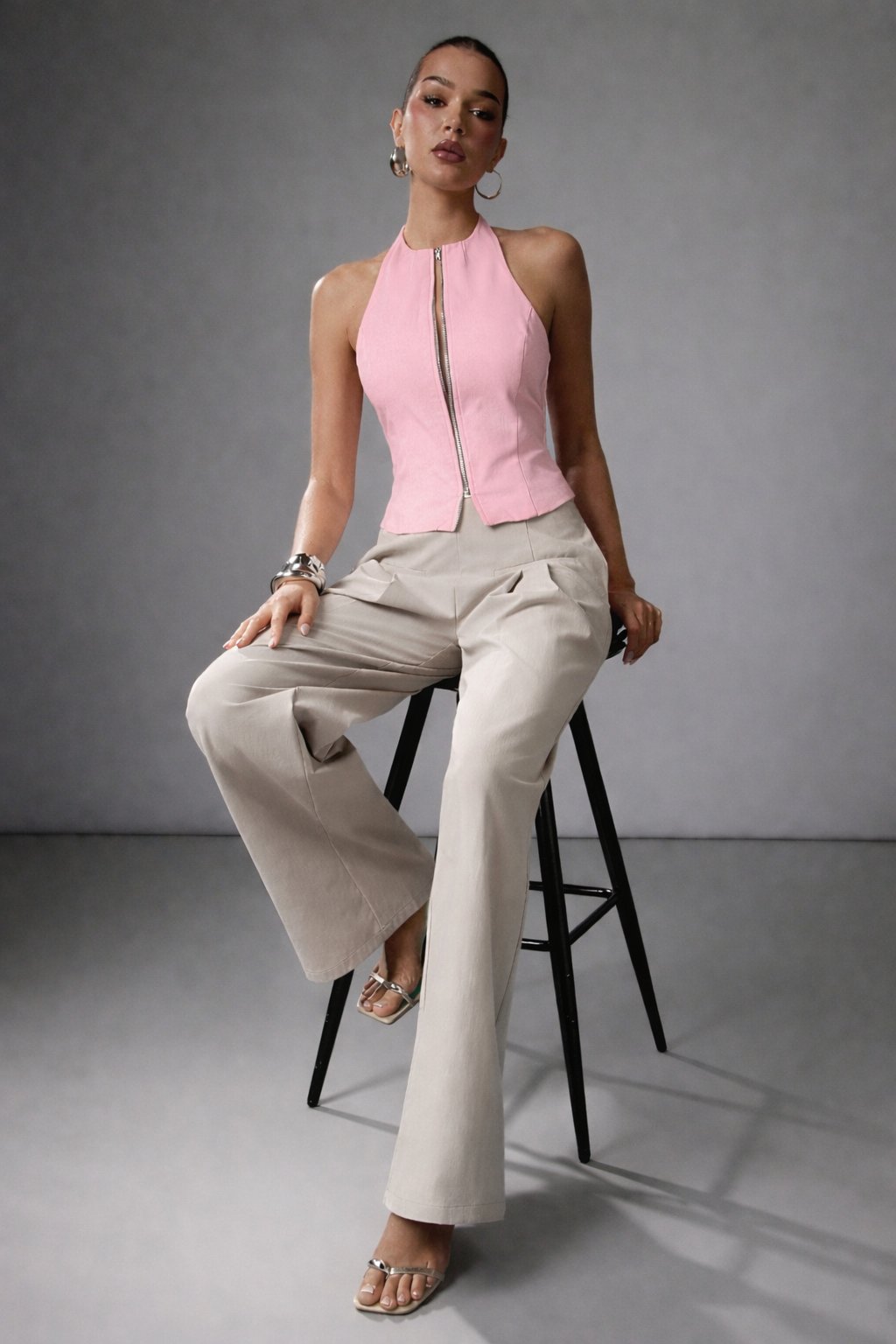 Kadın Pembe Fermuarlı Halter Yaka Atlas Kumaş Bluz Şık & Modern Fit