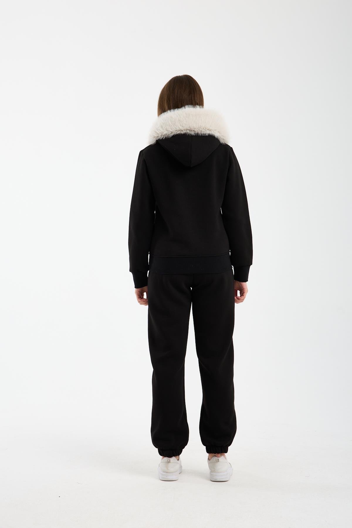 Kadın Siyah Kapüşonu Kürklü (Çıkarılabilir) Fermuarlı Sweatshirt ve Eşofman Altı Takım