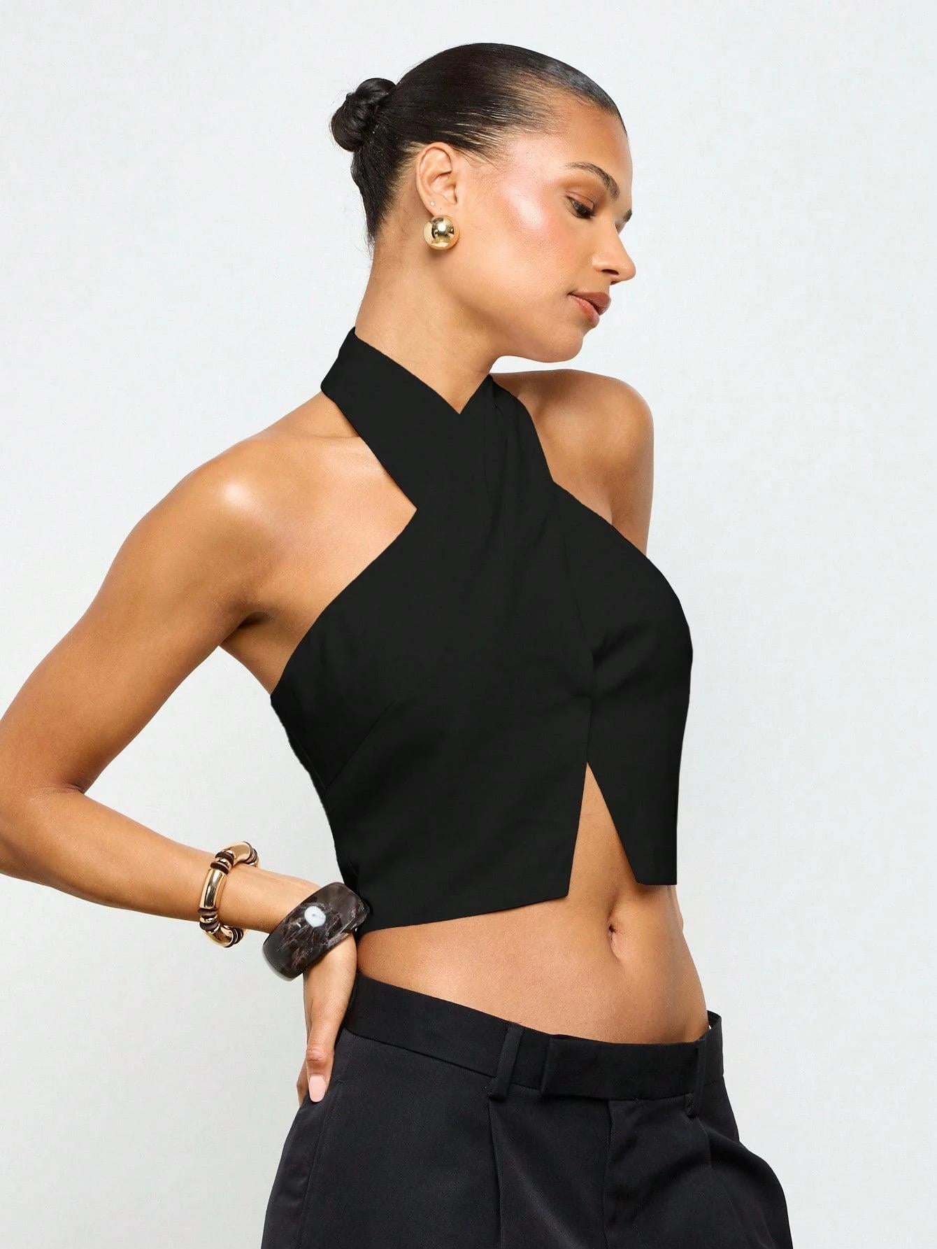 Milano Kadın Siyah Halter Yaka Crop Bluz – Hürrem Kumaş Şık ve Modern Tasarım