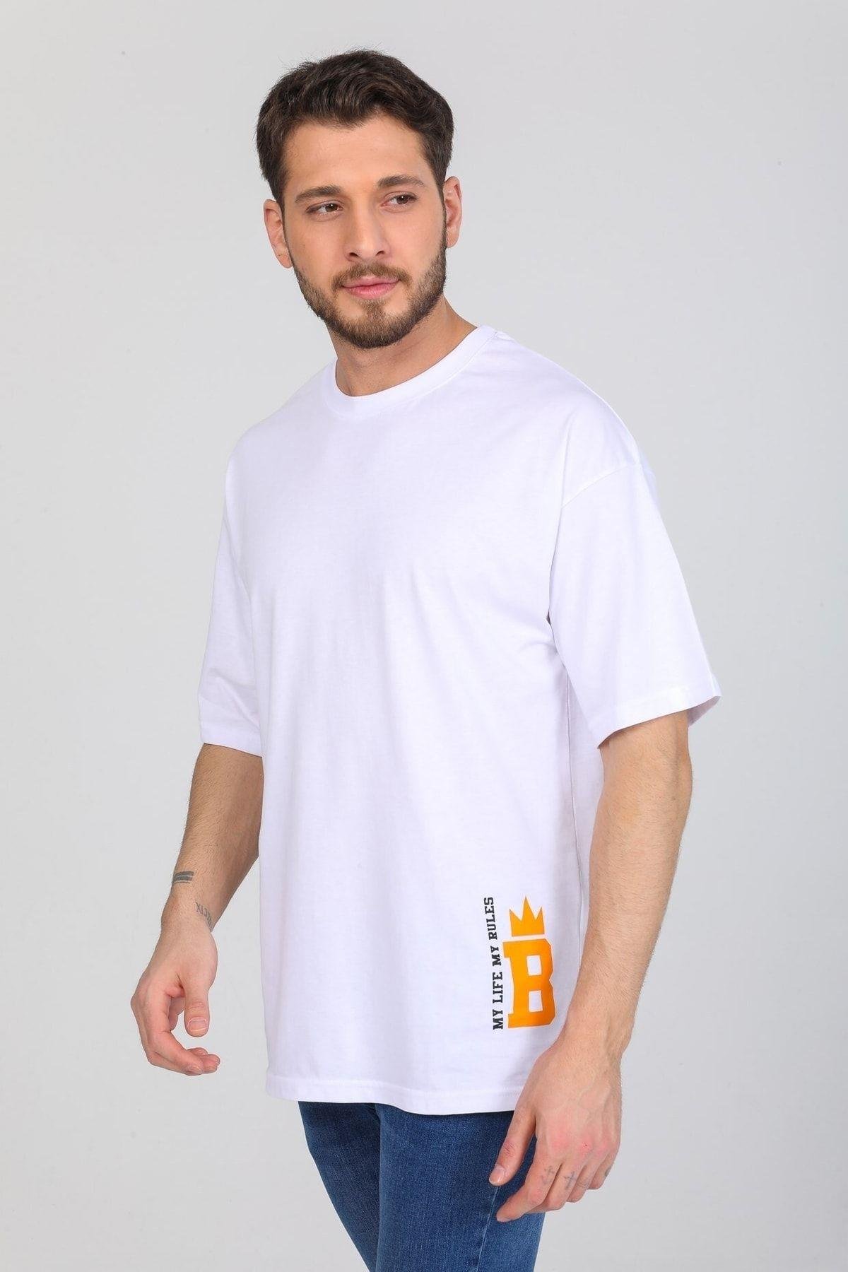 Minimal Tasarım Detaylı Beyaz T-shirt