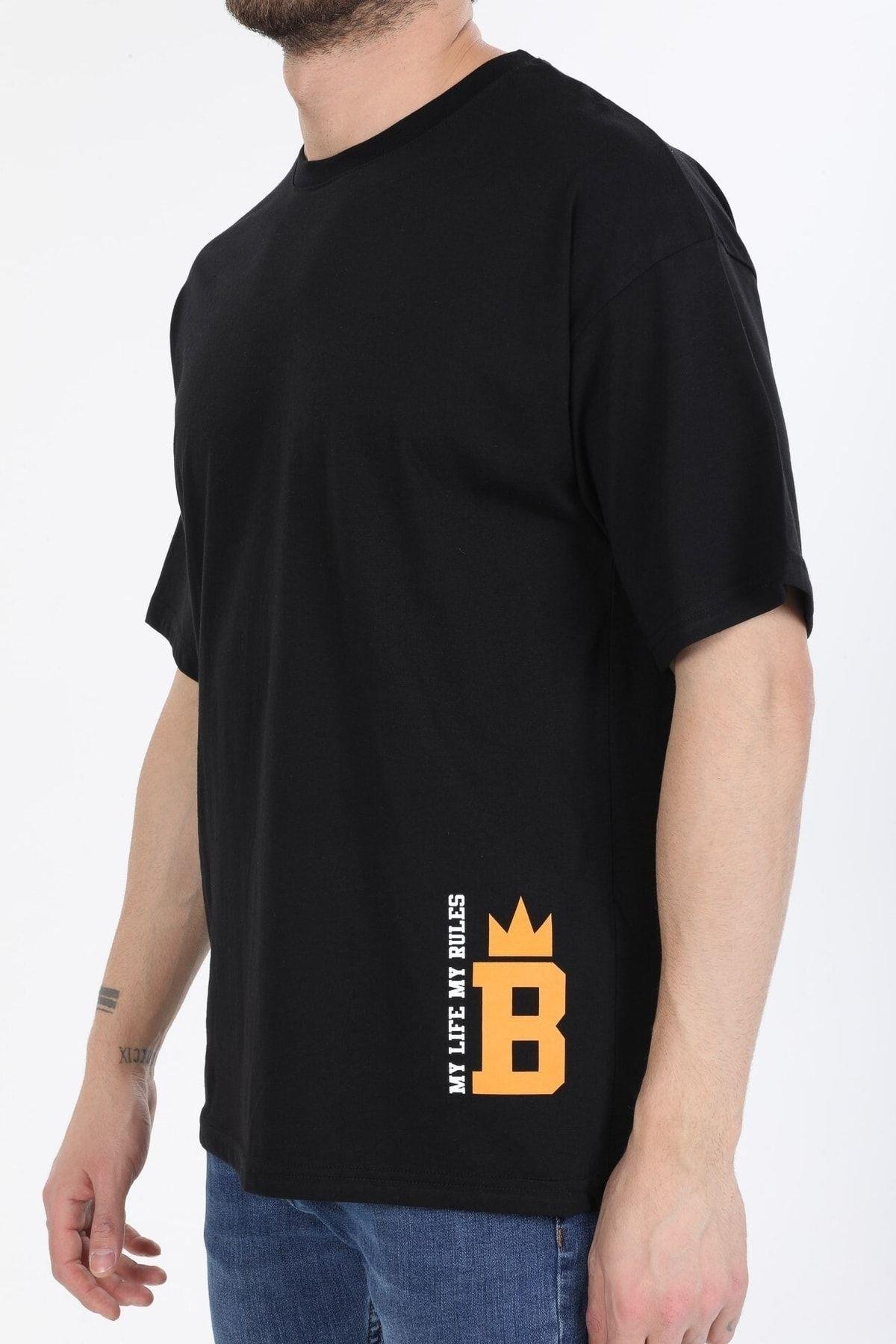 Minimal Tasarım Detaylı Siyah T-shirt