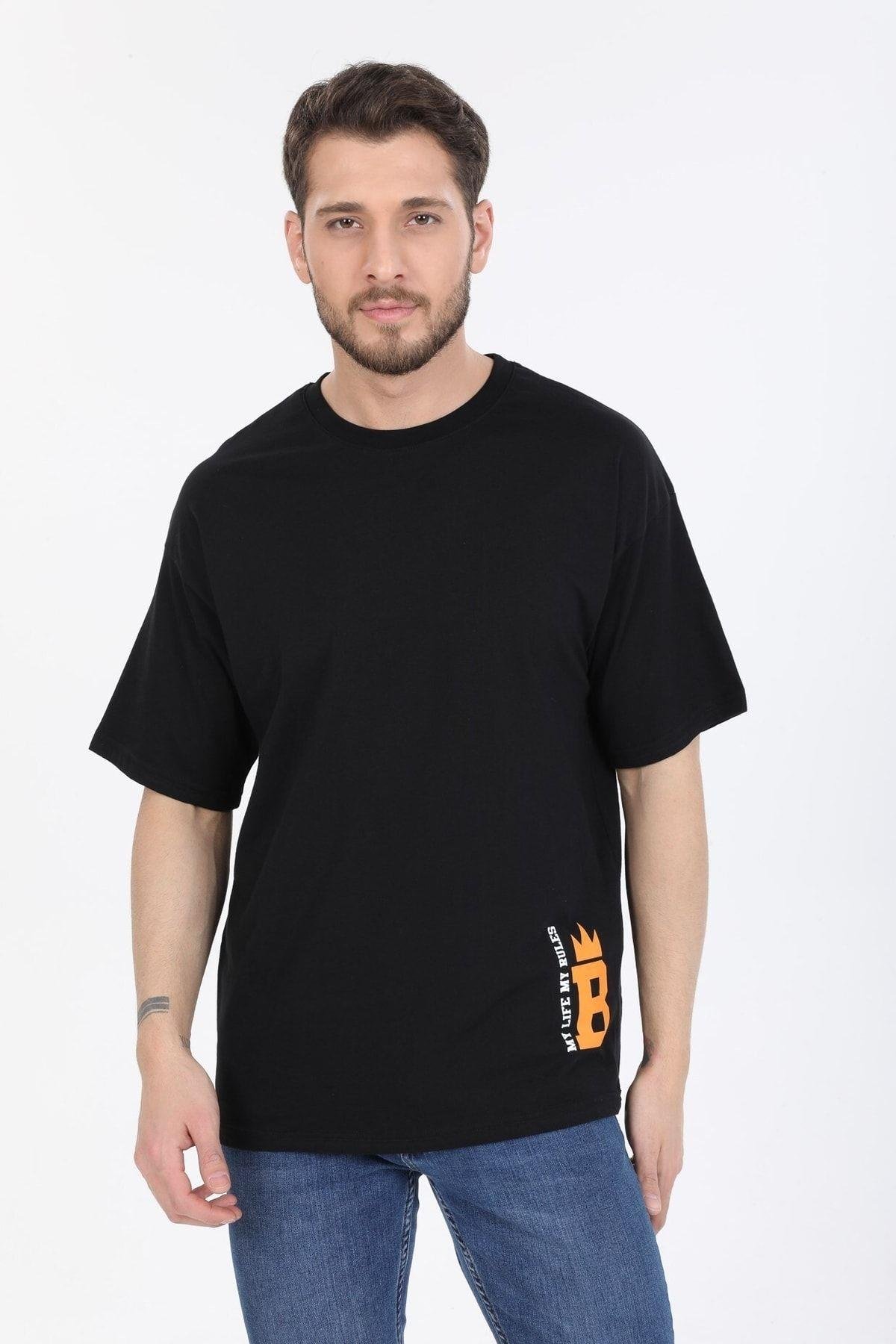 Minimal Tasarım Detaylı Siyah T-shirt