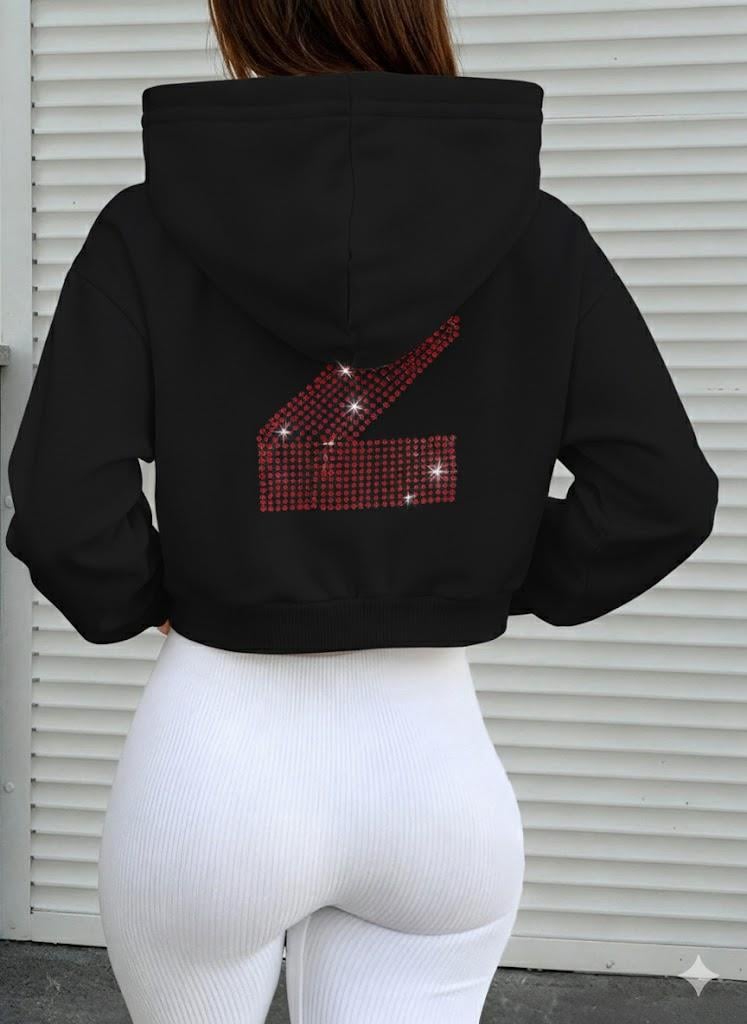 Siyah Bayan Taş Detaylı Kapüşonlu Crop Sweatshirt ve Yüksek Bel Fitilli Tayt Takım – Rahat Spor & Günlük Kombin