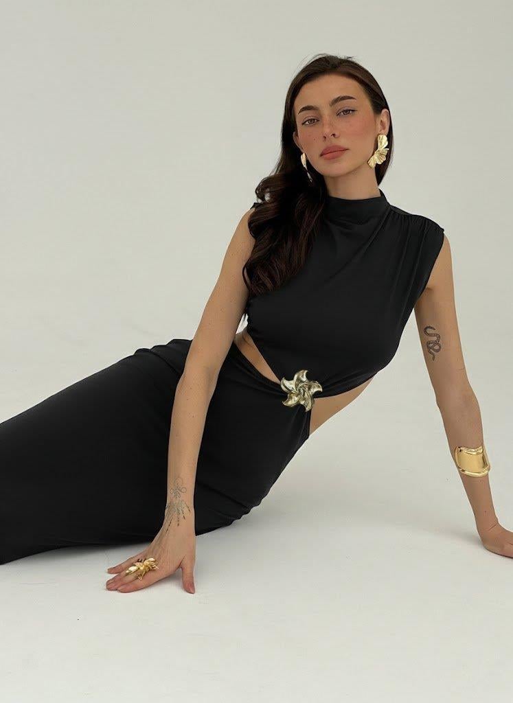 Siyah Cut-Out Detaylı Kolsuz Uzun Elbise - Gece Şıklığı ve Davet Elbisesi