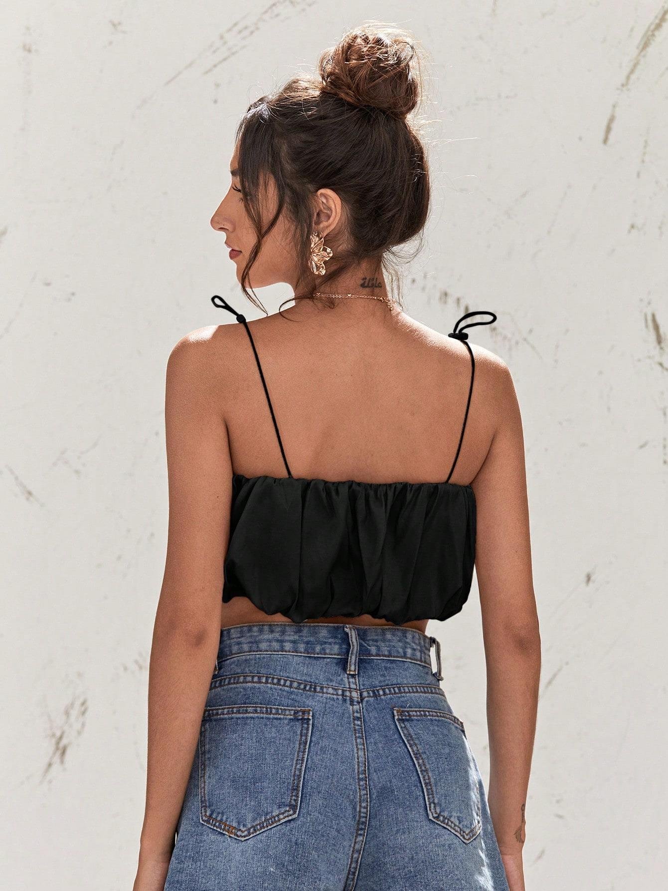 Siyah İnce Askılı Büzgülü Bubble Crop Bluz - Şık ve Modern Yazlık Üst
