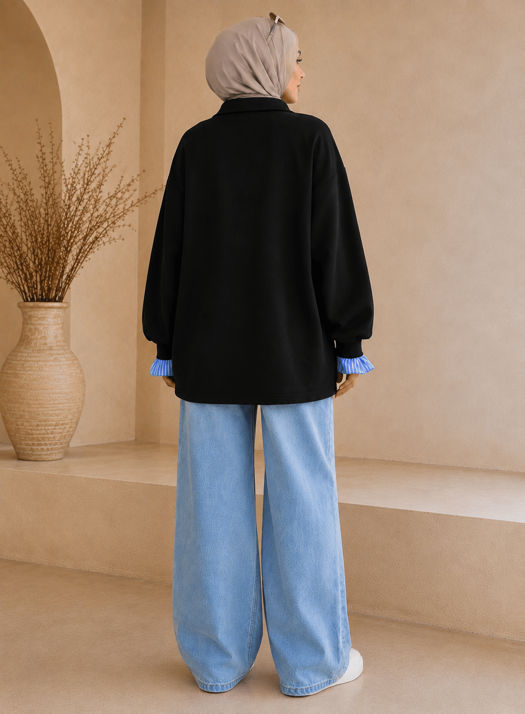 Siyah Kadın Oversize Gömlek Yaka Sweatshirt – Çizgili Poplin Detaylı Rahat Kesim Uzun Kollu Sweat