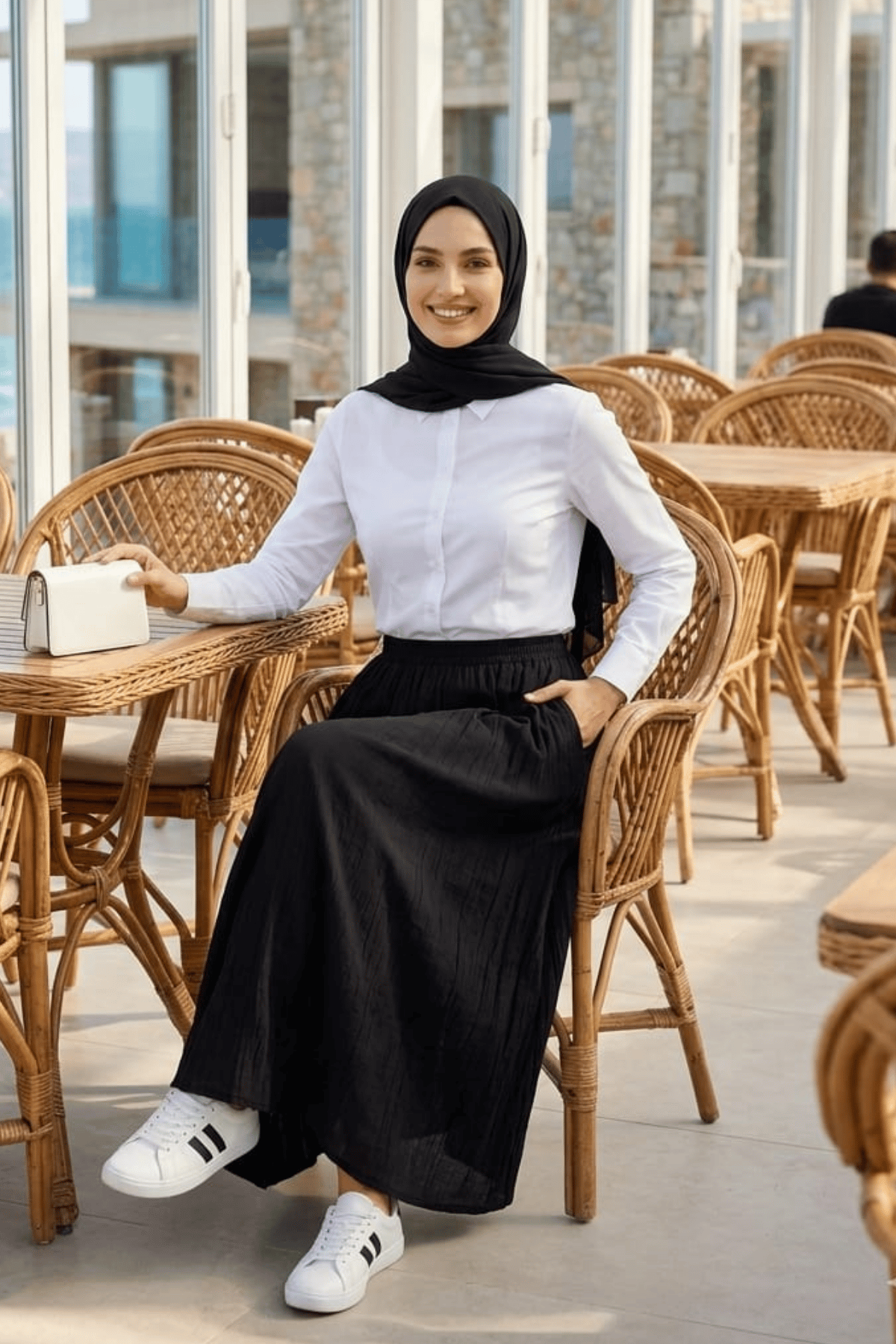 Kadın Beli Lastikli Çilek Kumaş Siyah Etek