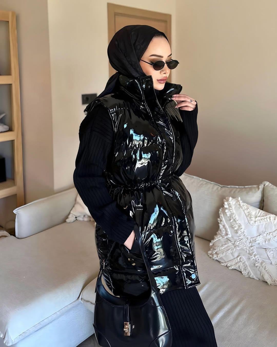 Kadın Fermuarlı Cepli Siyah Parlak Şişme Yelek