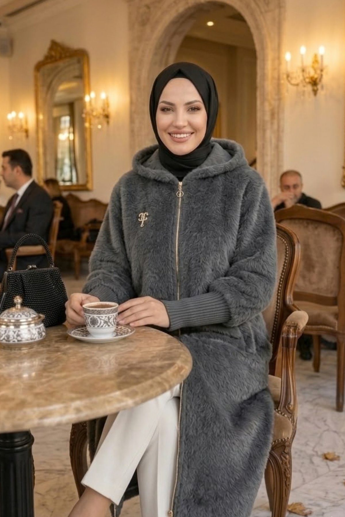 Kadın Fermuarlı Kapüşonlu Angora Gri Kürk Kaban
