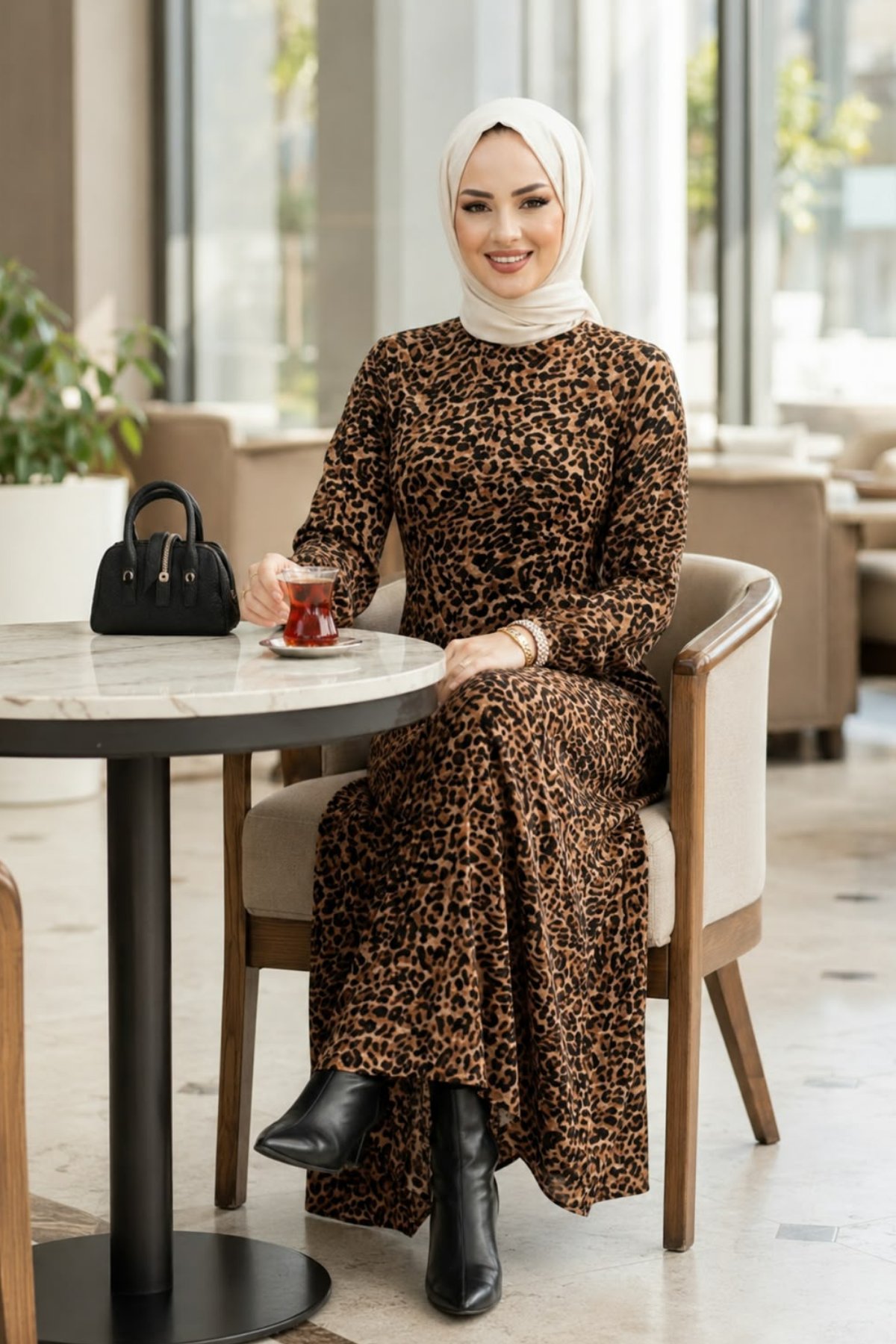 Kadın Fermuarlı Leopar Desenli Viskon Tesettür Elbise