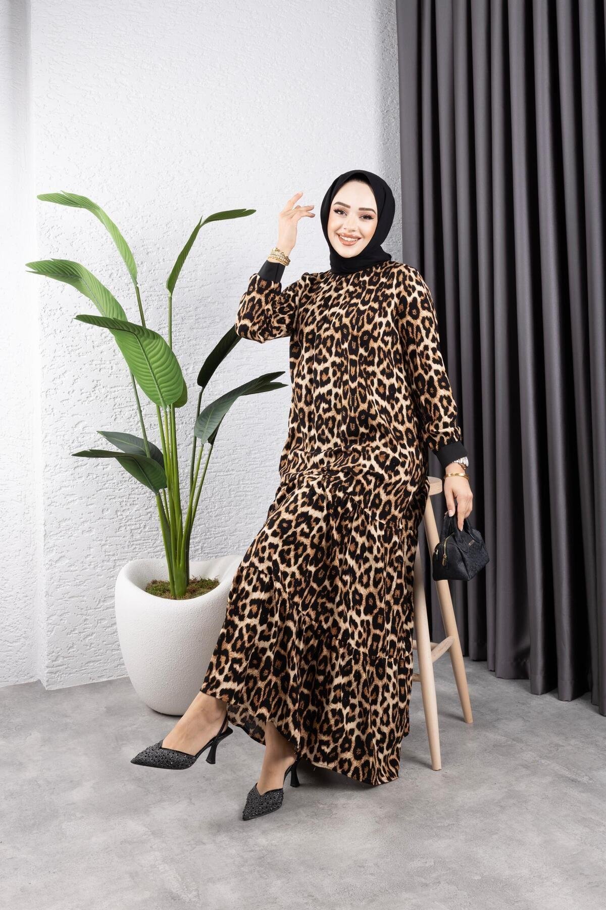 KADIN LEOPAR DESENLİ TESETTÜR ELBİSE