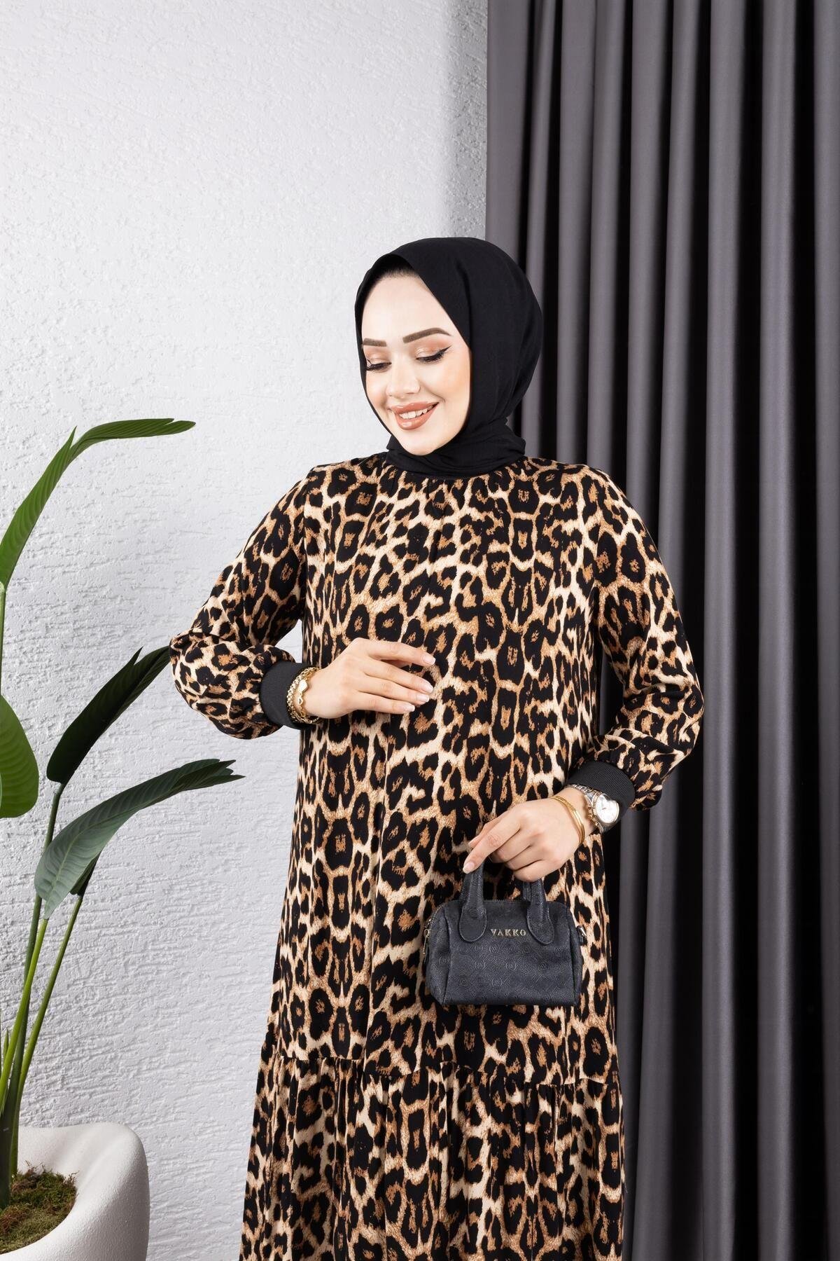 KADIN LEOPAR DESENLİ TESETTÜR ELBİSE