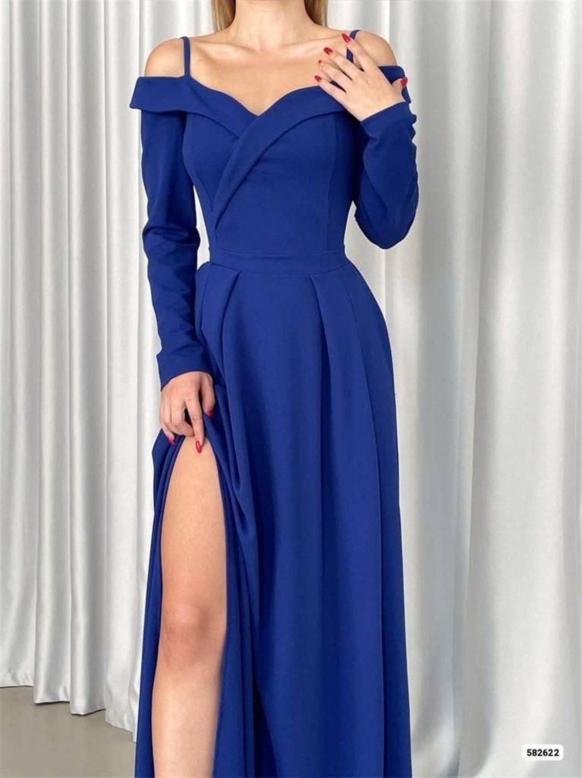 Uzun Kol Madonna Yaka Yırtmaçlı Koyu Saks Abiye 582622