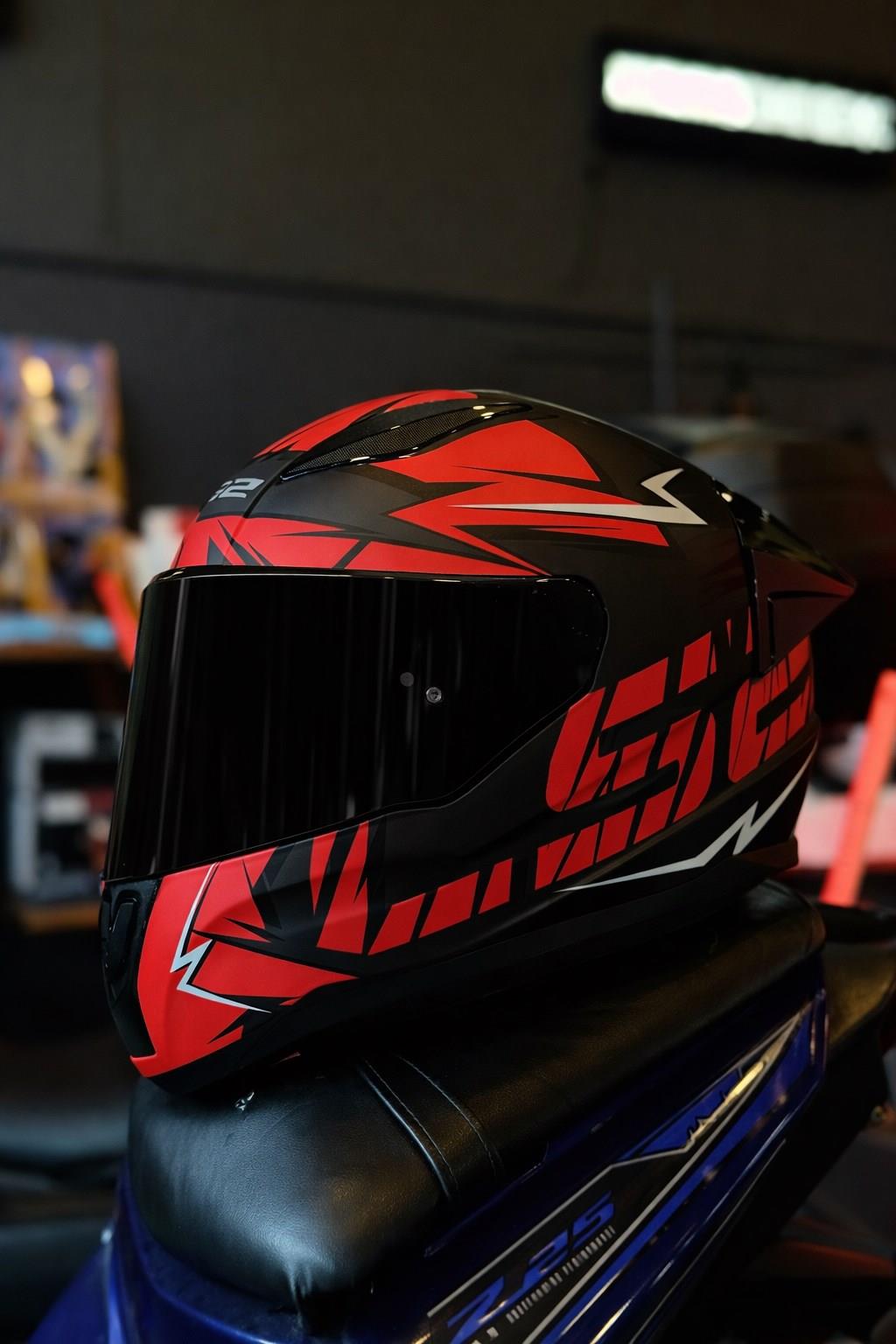 AGV-LS2 RAPID 2 CROMO MAT SİYAH-KIRMIZI KASK- SİYAH VİZÖR-SPOİLER