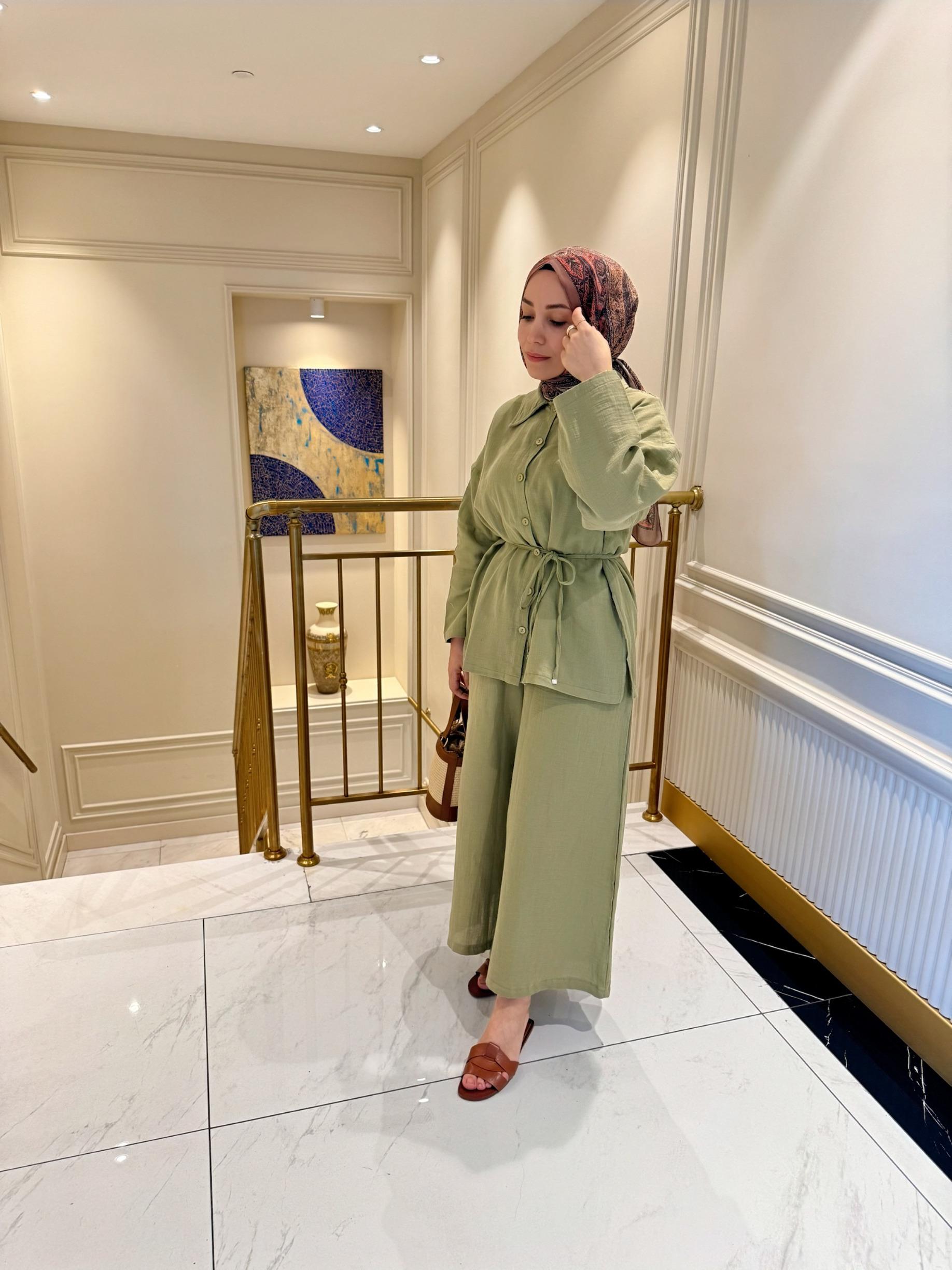 Emily Müslin Takım Haki