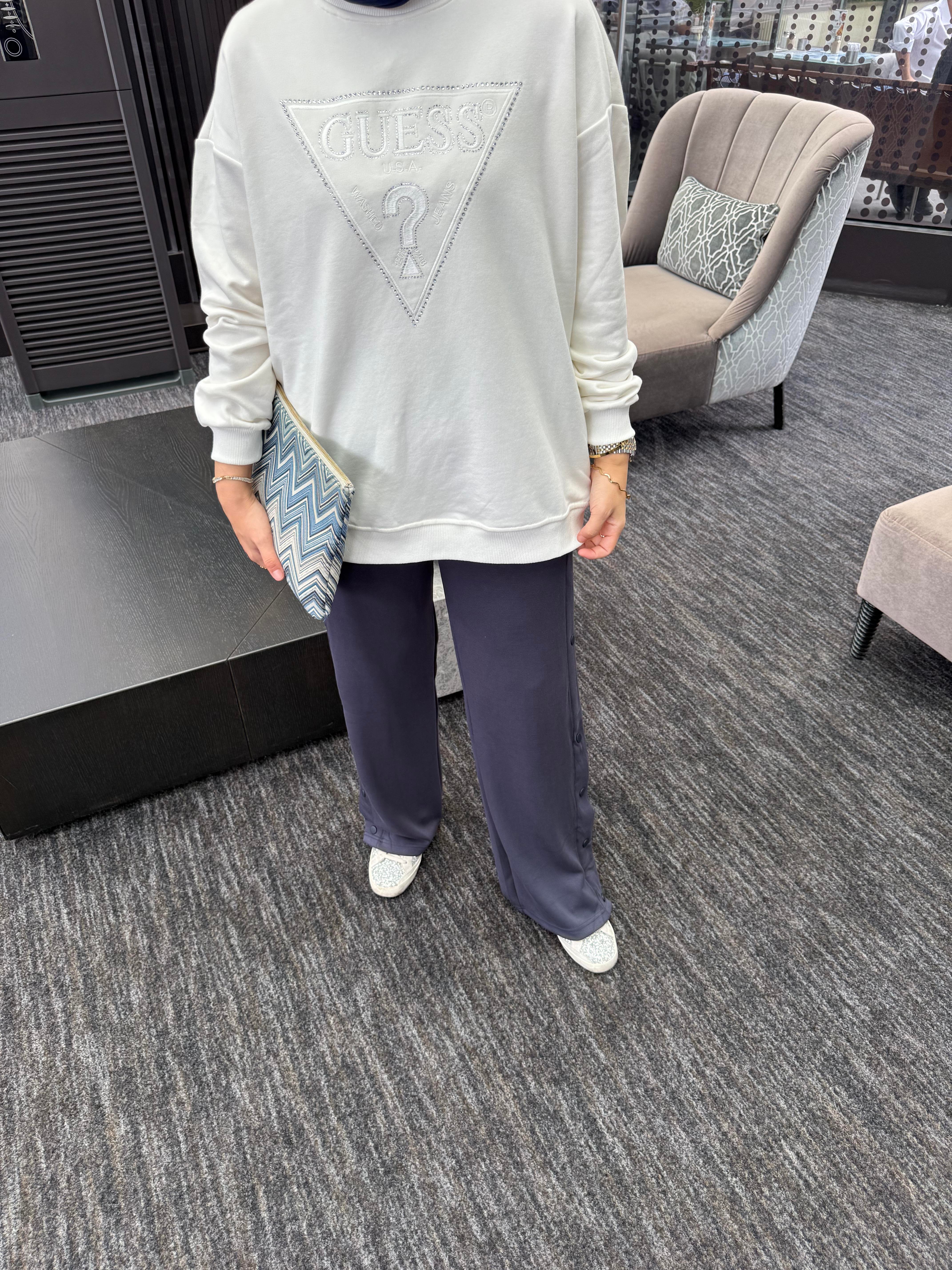 Marka Taşlı Sweat | Beyaz