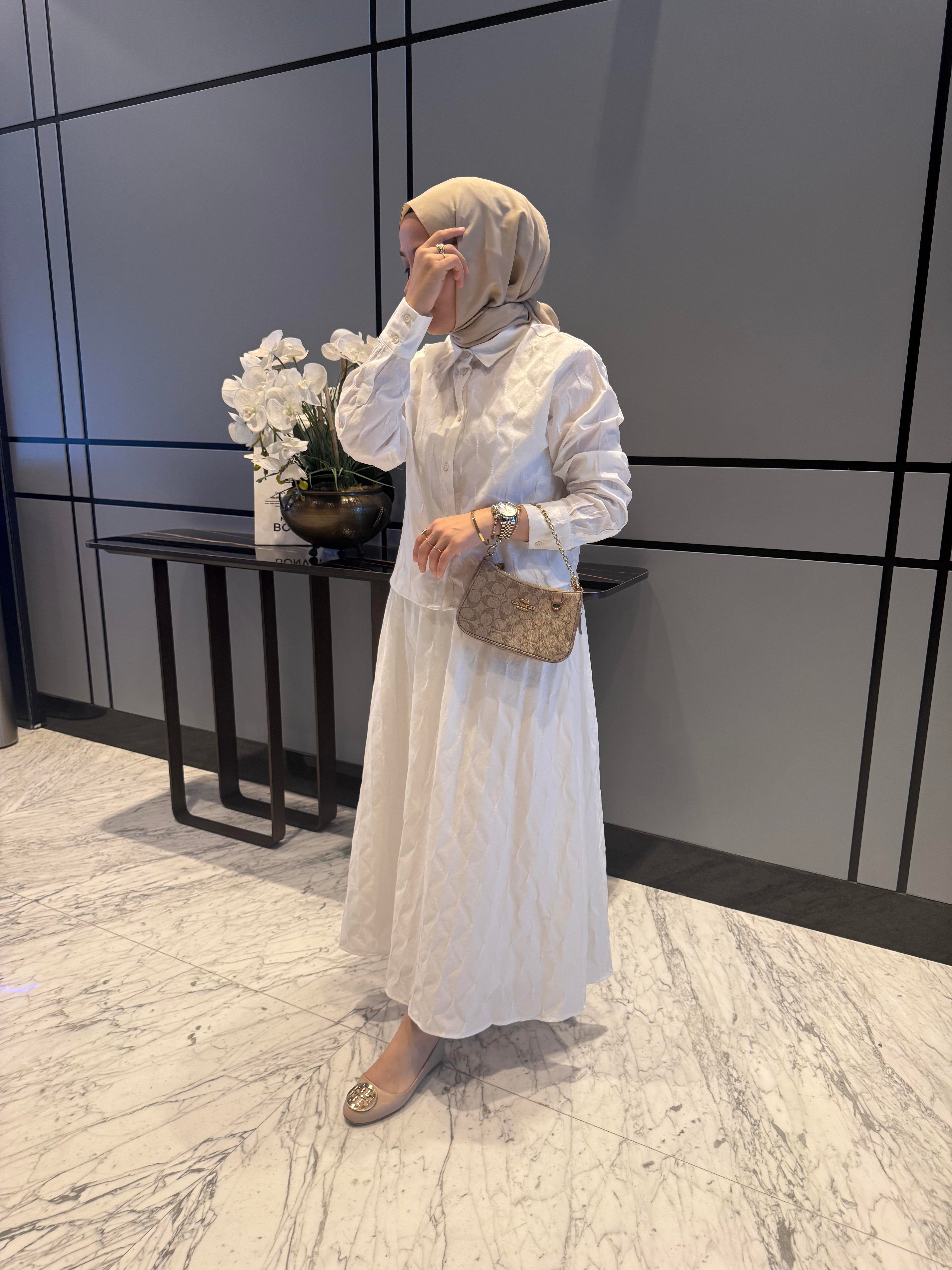 Orkide Etekli Takım