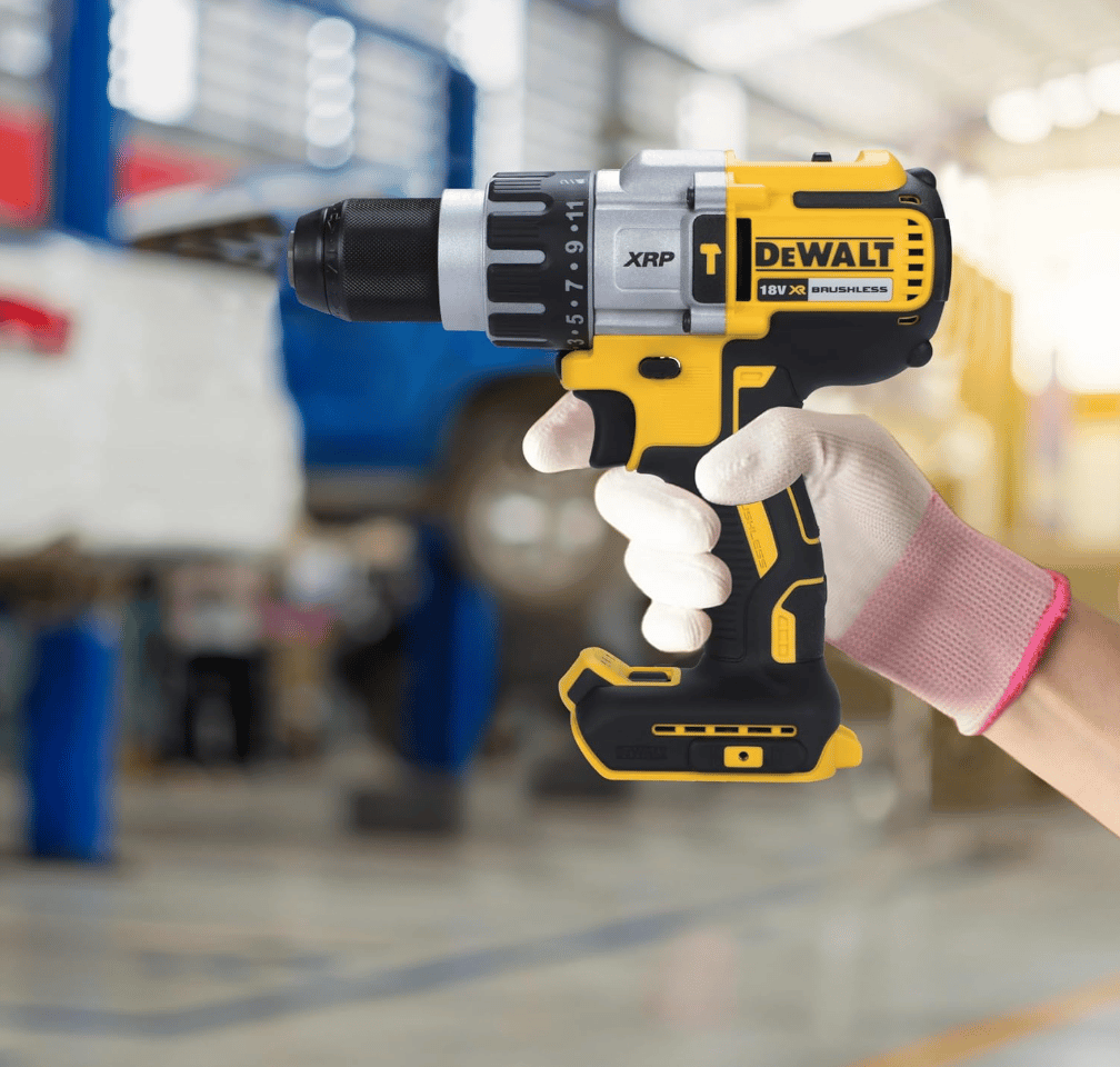 DEWALT DCD996P2 18V 5.0Ah Çift Akülü Kömürsüz Darbeli Matkap Vidalama (95Nm Tork)