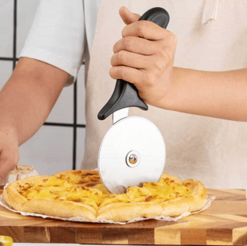 EPINOX PİZ-10 Pizza Kesici 10 cm – Profesyonel Büyük Boy Paslanmaz Döner Bıçaklı Rulet
